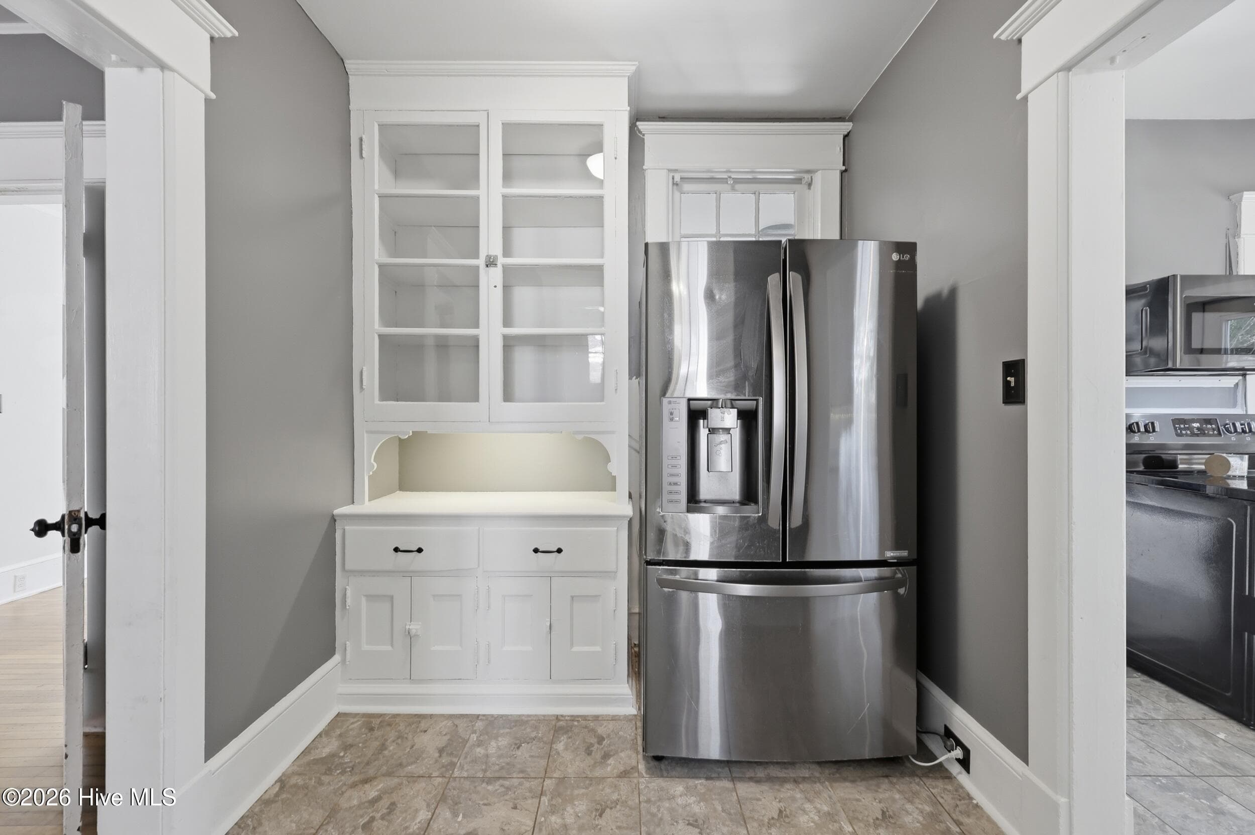 Single Family Residence at 1014 W Main Street, Elizabeth City, NC 27909, photo 6 of 62
