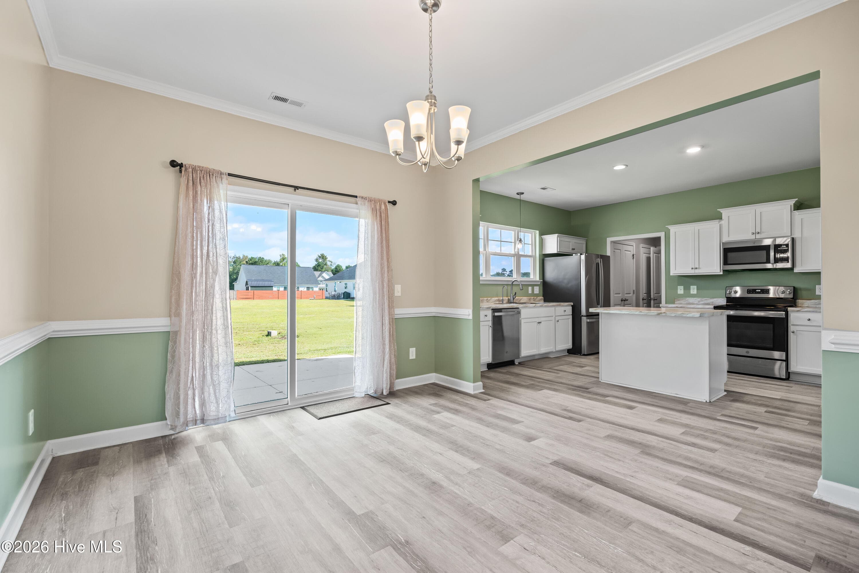 Single Family Residence at 158 Uzzell Road, Hubert, NC 28539, photo 11 of 45