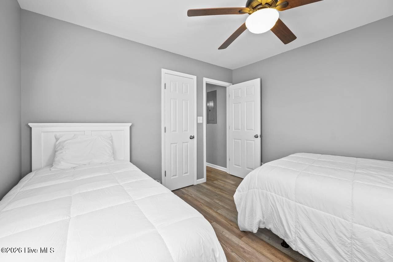 Single Family Residence at 2005 Ocean Drive, Emerald Isle, NC 28594, photo 13 of 31