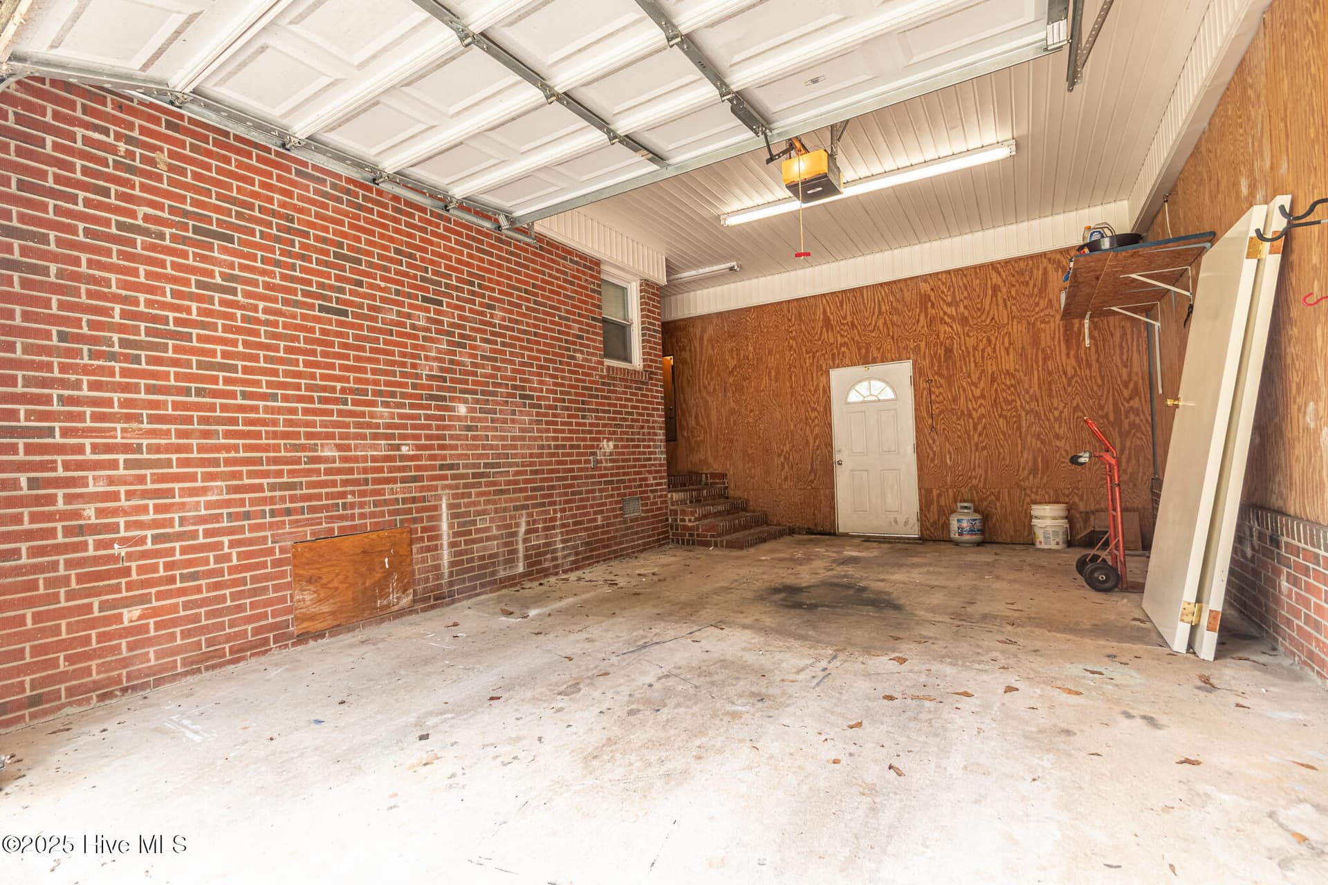 Single Family Residence at 6778 Albert Street, Dublin, NC 28332, photo 5 of 31