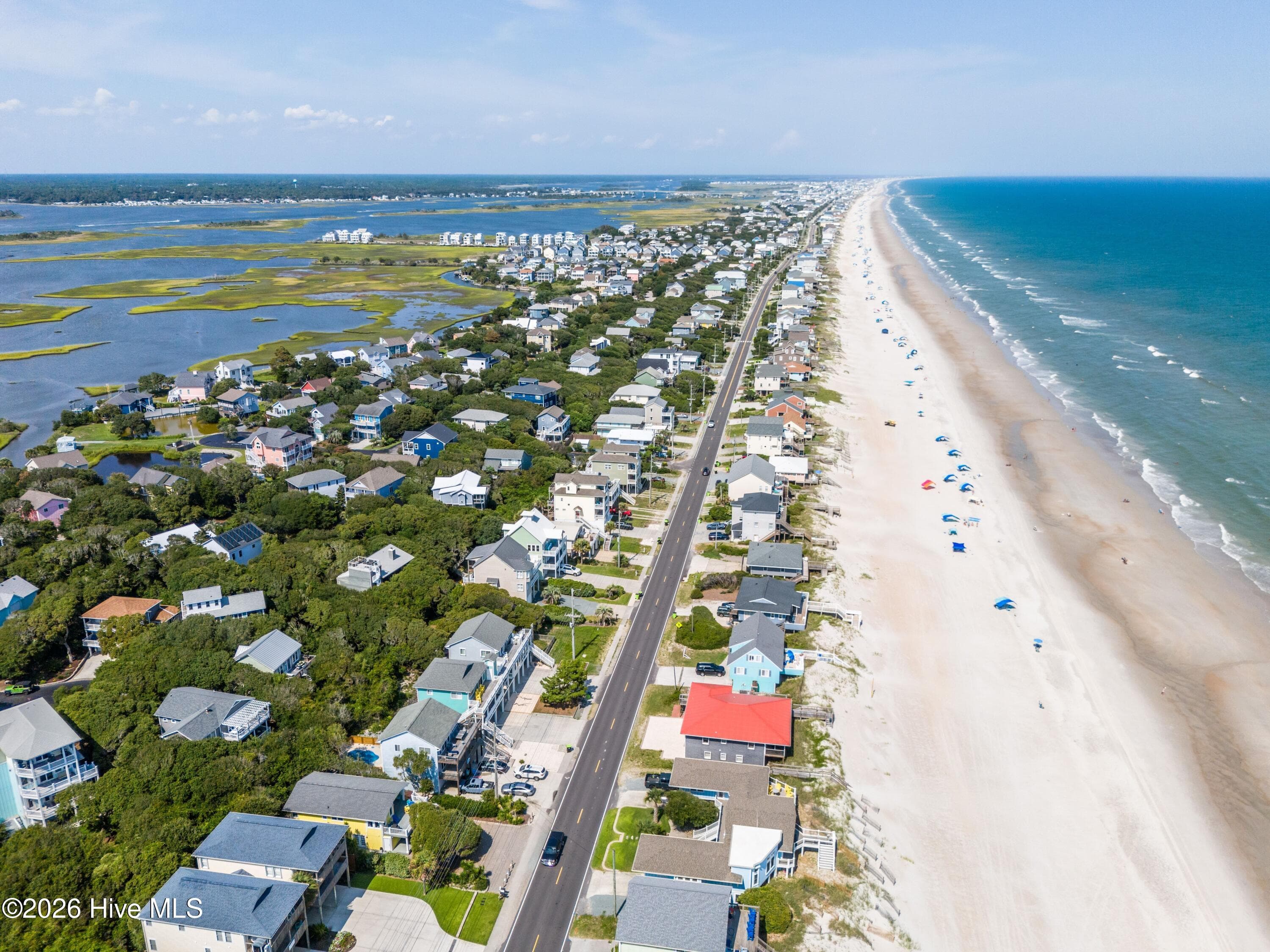 Single Family Residence at 109 Sea Urchin Court, Surf City, NC 28445, photo 33 of 49
