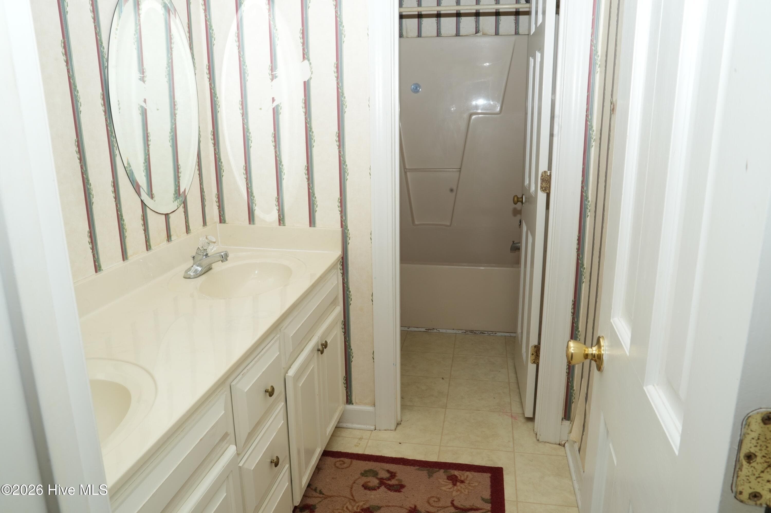 Single Family Residence at 4556 Garland Highway, Clinton, NC 28328, photo 2 of 5