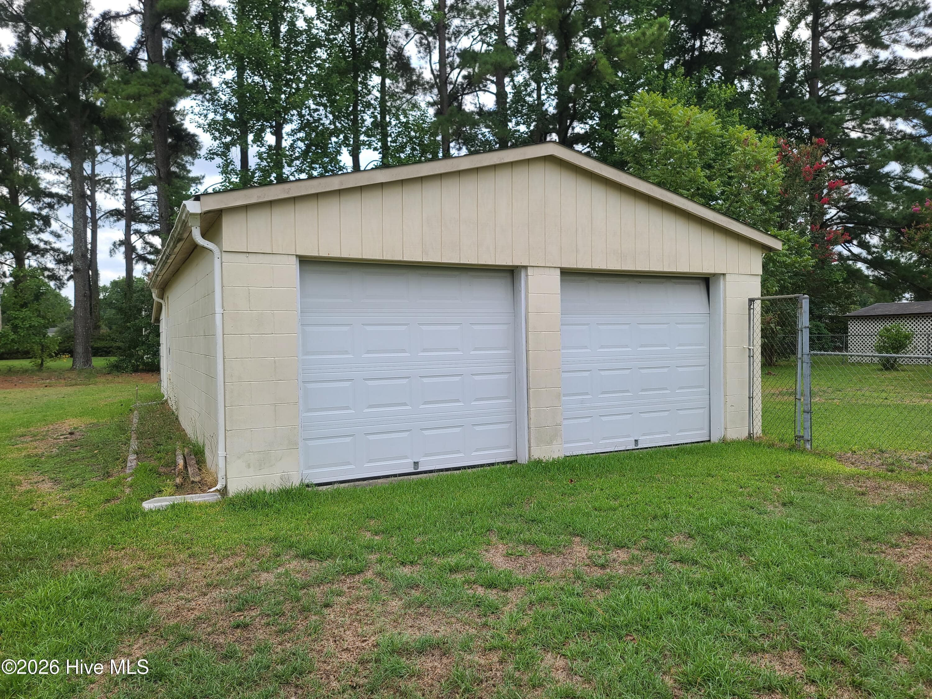 Detached Garage - 569 Central Avenue, Kinston, NC 28504