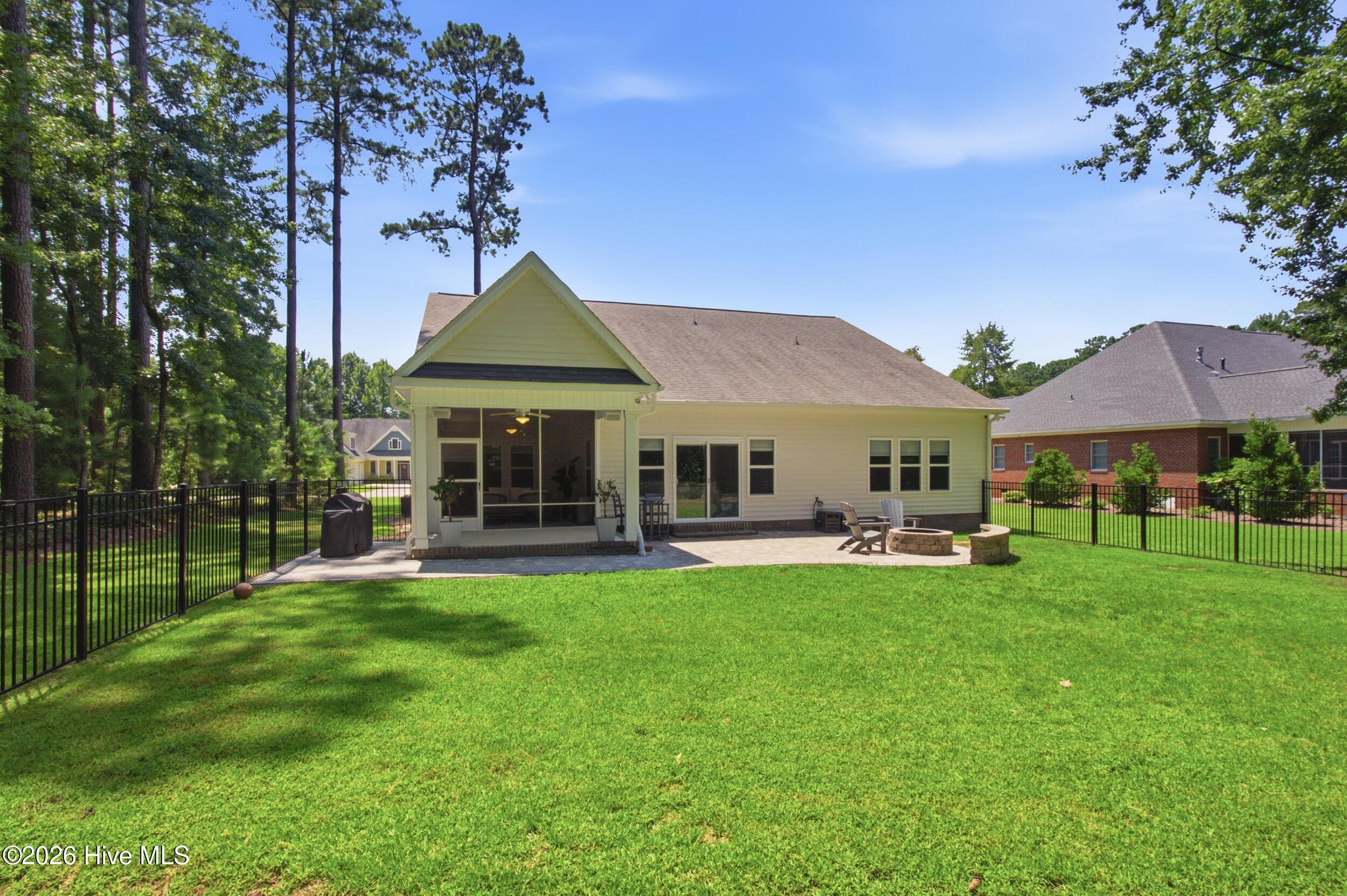 Single Family Residence at 3709 Viridian Trace, New Bern, NC 28562, photo 34 of 50