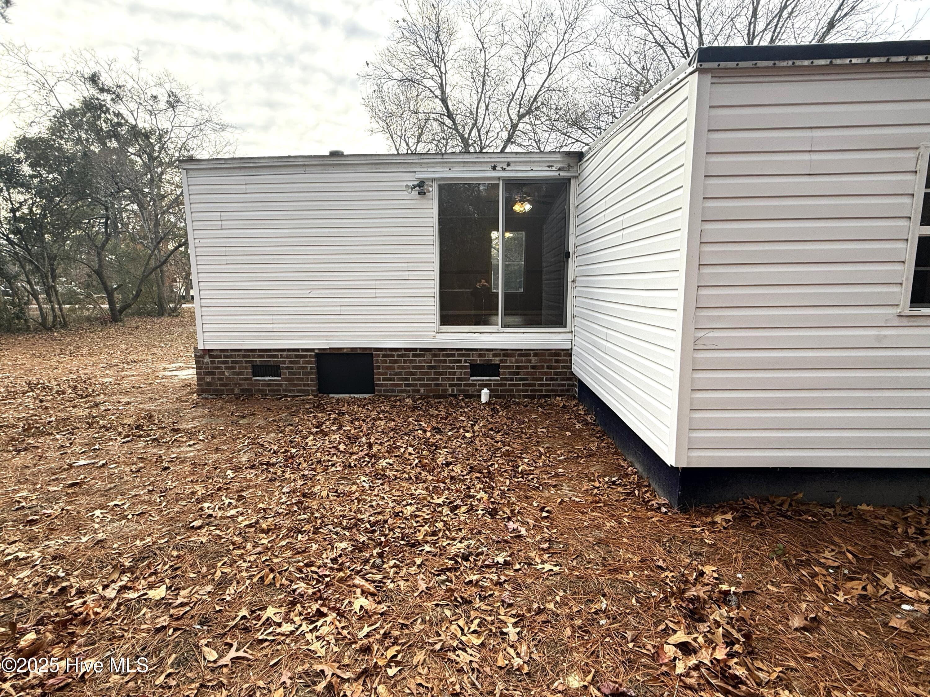Manufactured Home at 123 Potawatomi Trail, Edenton, NC 27932, photo 4 of 4