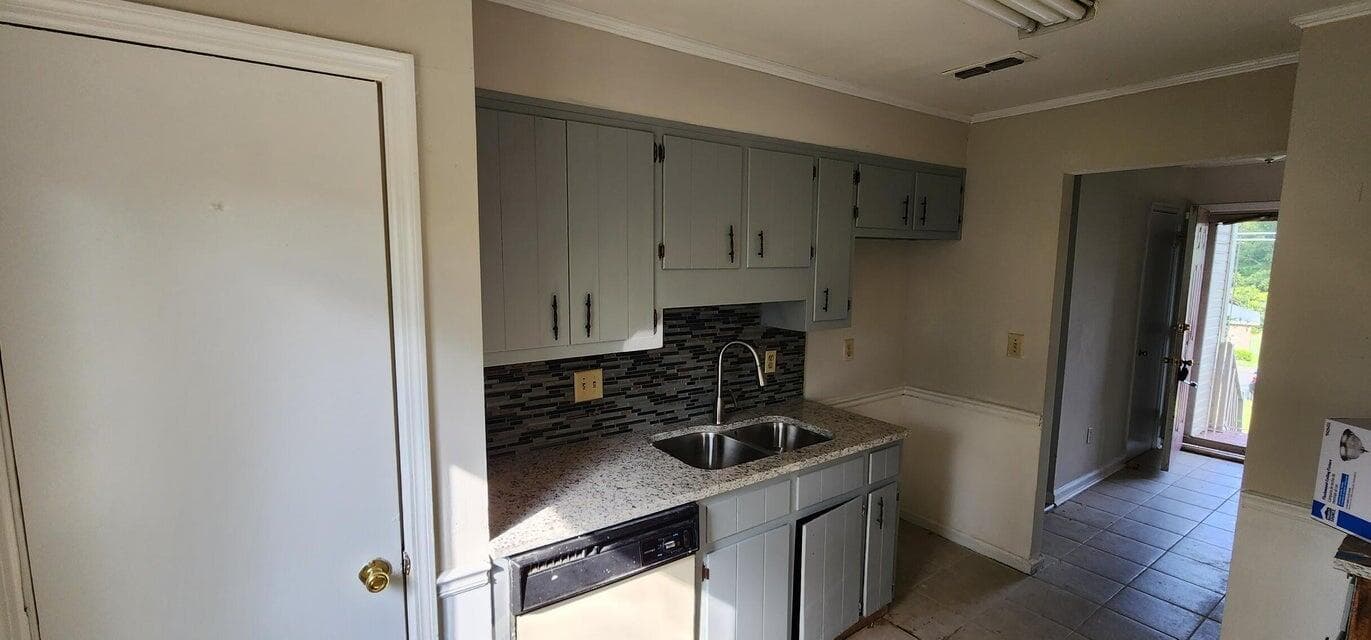 Single Family Residence at 2615 Claymont Road, Hephzibah, GA 30815, photo 4 of 10