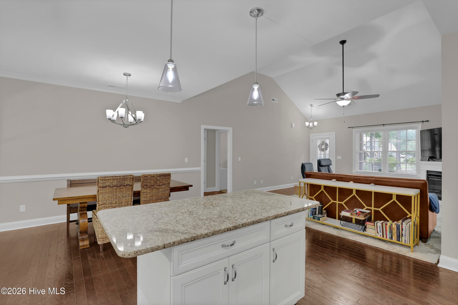 Single Family Residence at 36 Beaumont Circle, Hampstead, NC 28443, photo 9 of 61