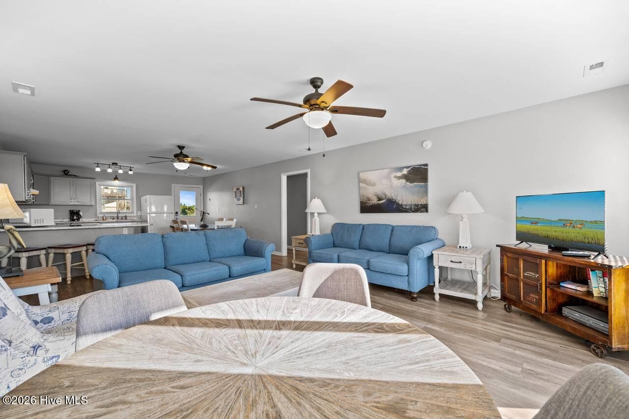 Single Family Residence at 2005 Ocean Drive, Emerald Isle, NC 28594, photo 26 of 31