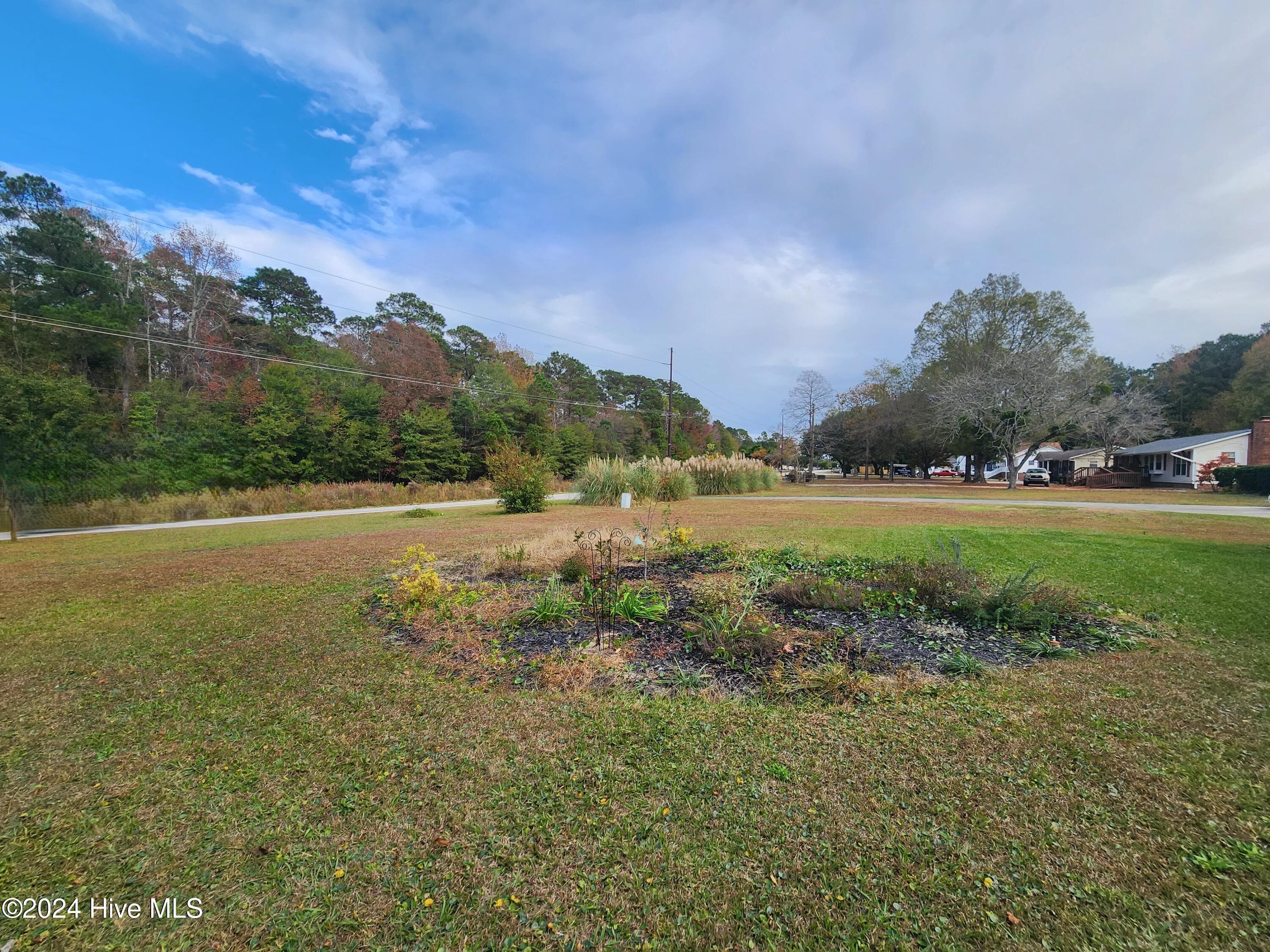Single Family Residence at 186 Sand Ridge Road, Hubert, NC 28539, photo 18 of 20