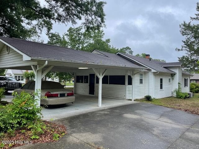 Single Family Residence at 302 Lower Street, Elizabethtown, NC 28337, photo 4 of 12