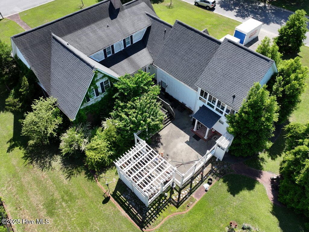 Single Family Residence at 109 Foxcroft Lane, Winterville, NC 28590, photo 12 of 65