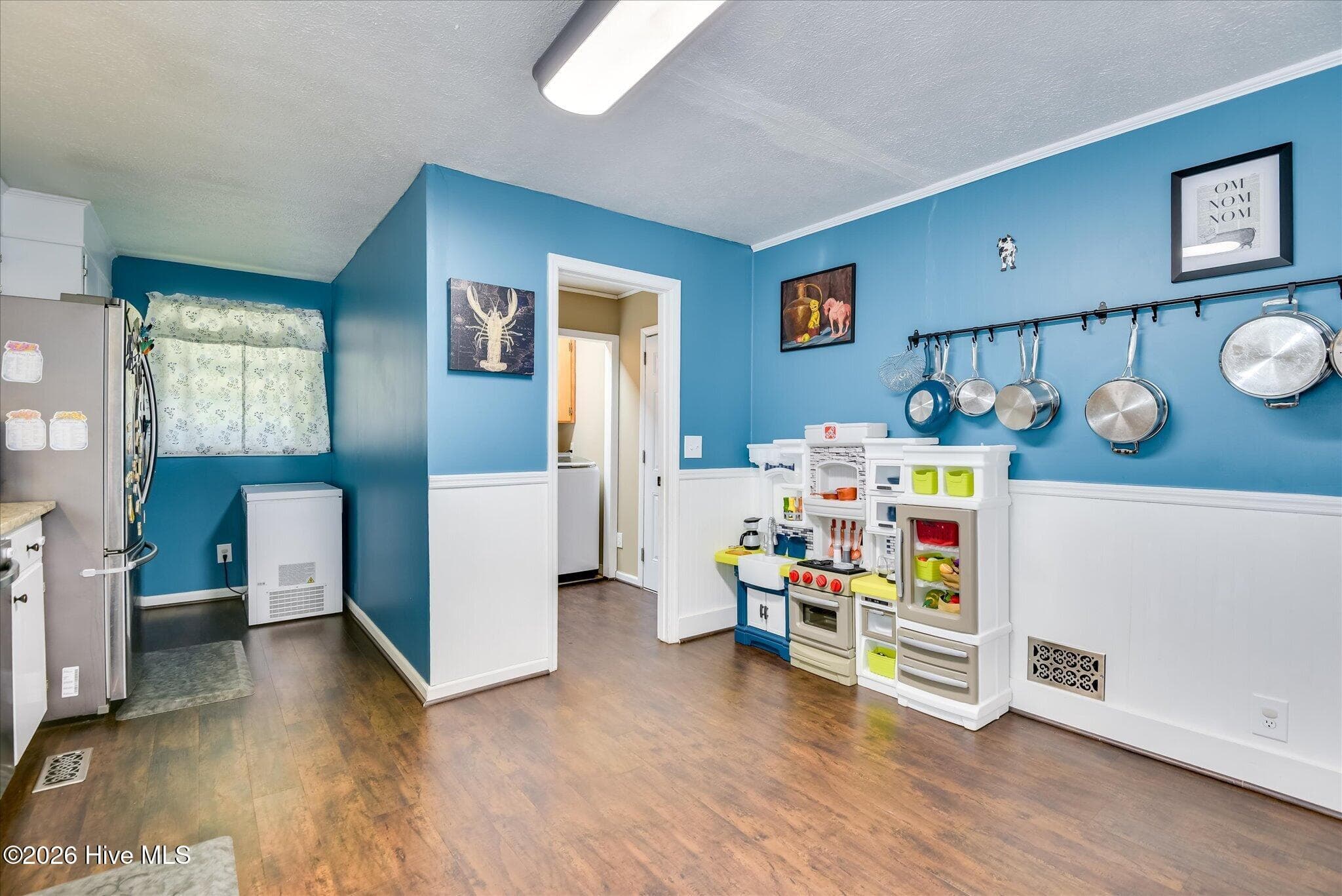 Add your table/chairs to make a nice breakfast nook/eat-in kitchen! - 1445 Pine Log Road, Aiken, SC 29803