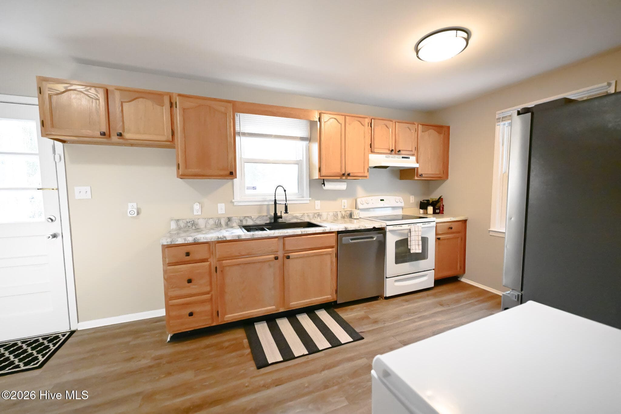 Single Family Residence at 704 Henderson Drive, Jacksonville, NC 28540, photo 13 of 28