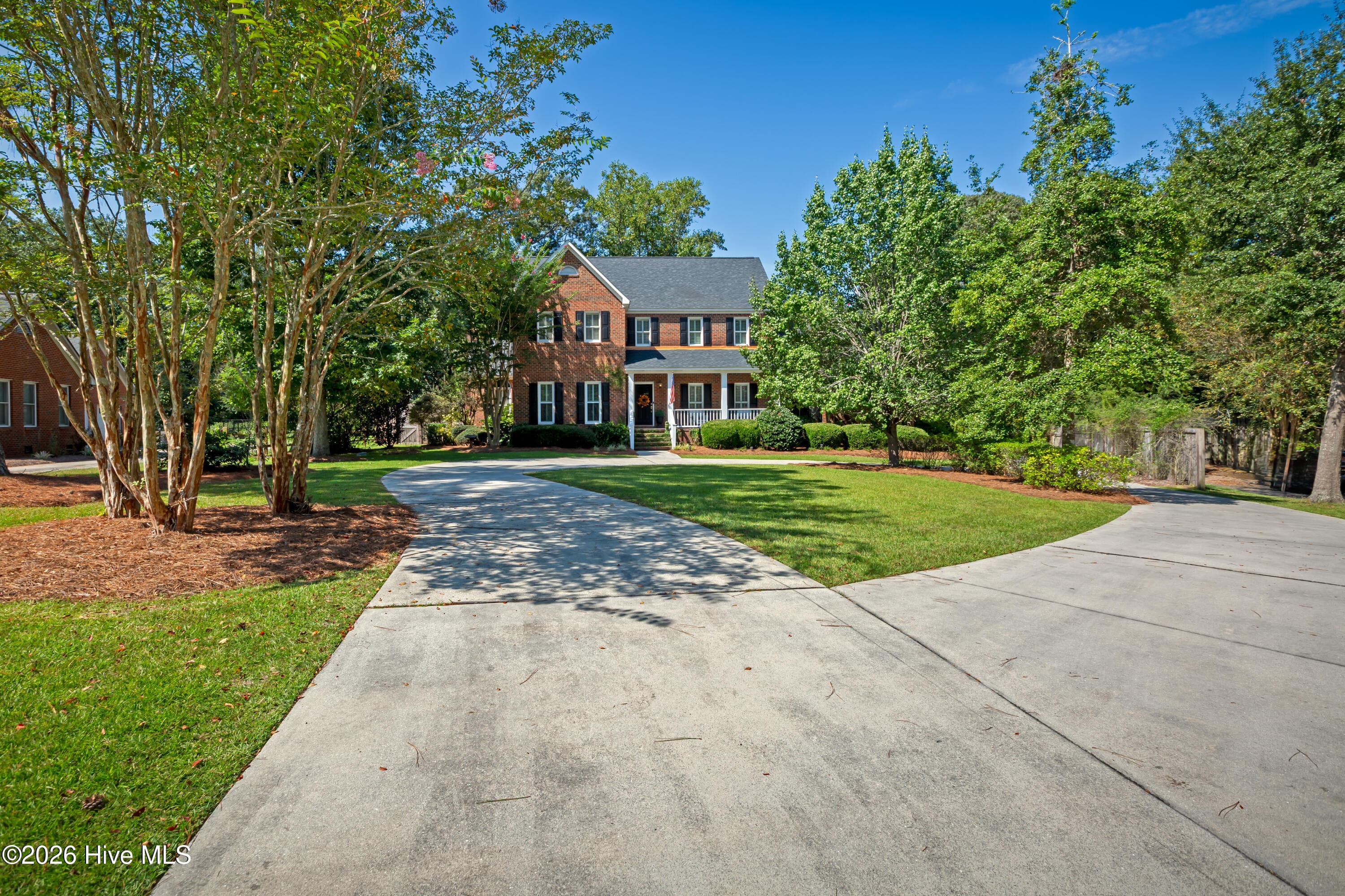 Single Family Residence at 2417 Oakview Drive, New Bern, NC 28562, photo 7 of 53