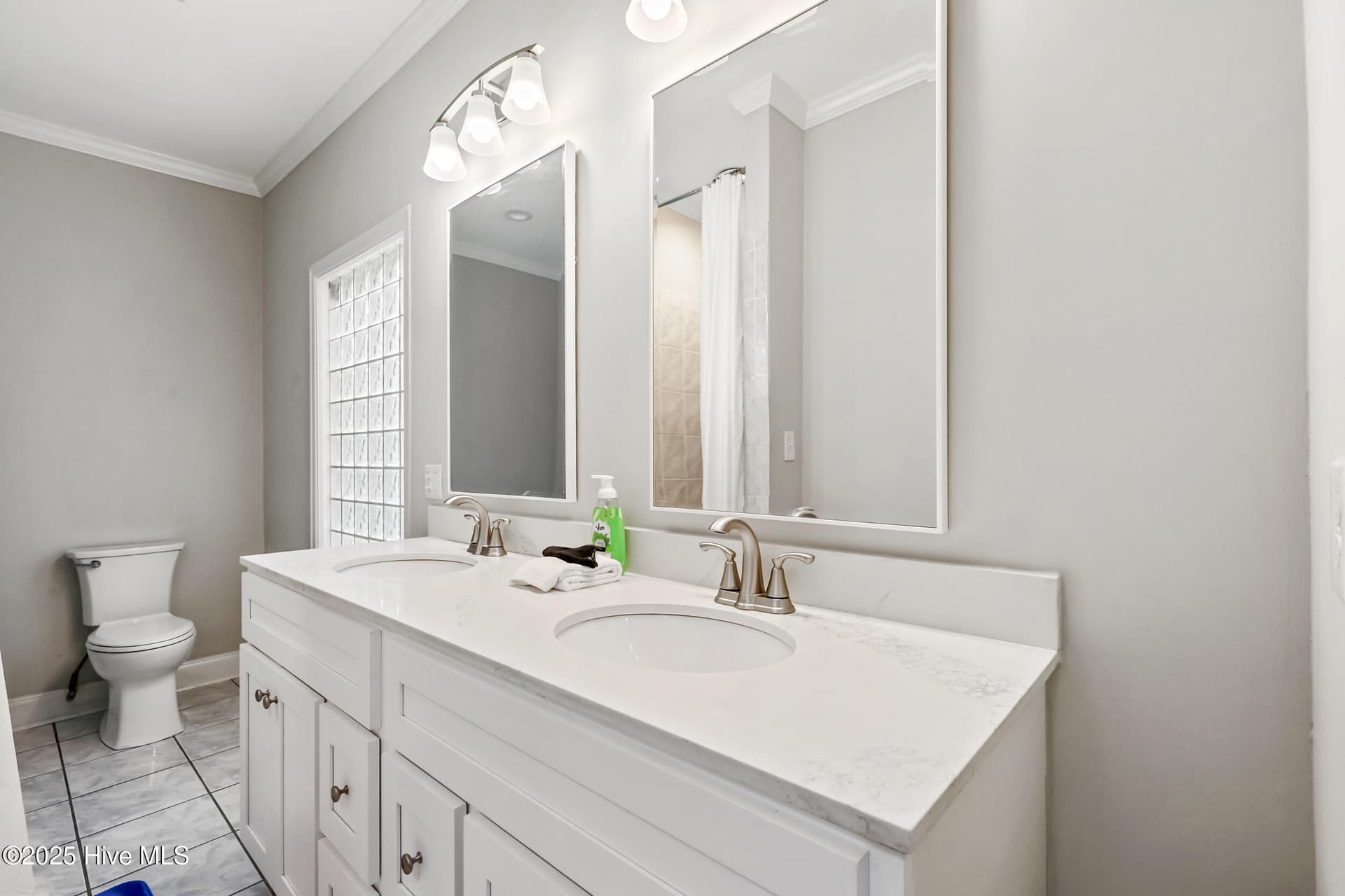 Single Family Residence at 827 Colonial Drive, Wilmington, NC 28403, photo 20 of 27