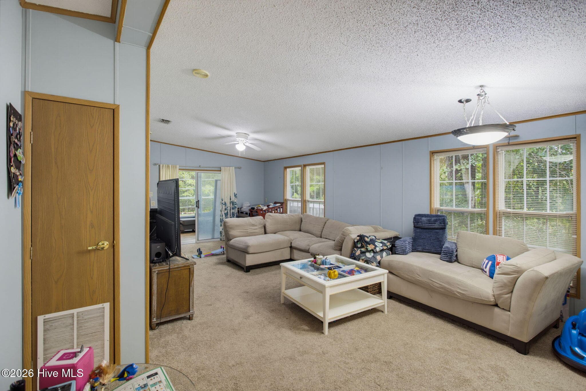 Manufactured Home at 160 Champion Drive, Hampstead, NC 28443, photo 18 of 33