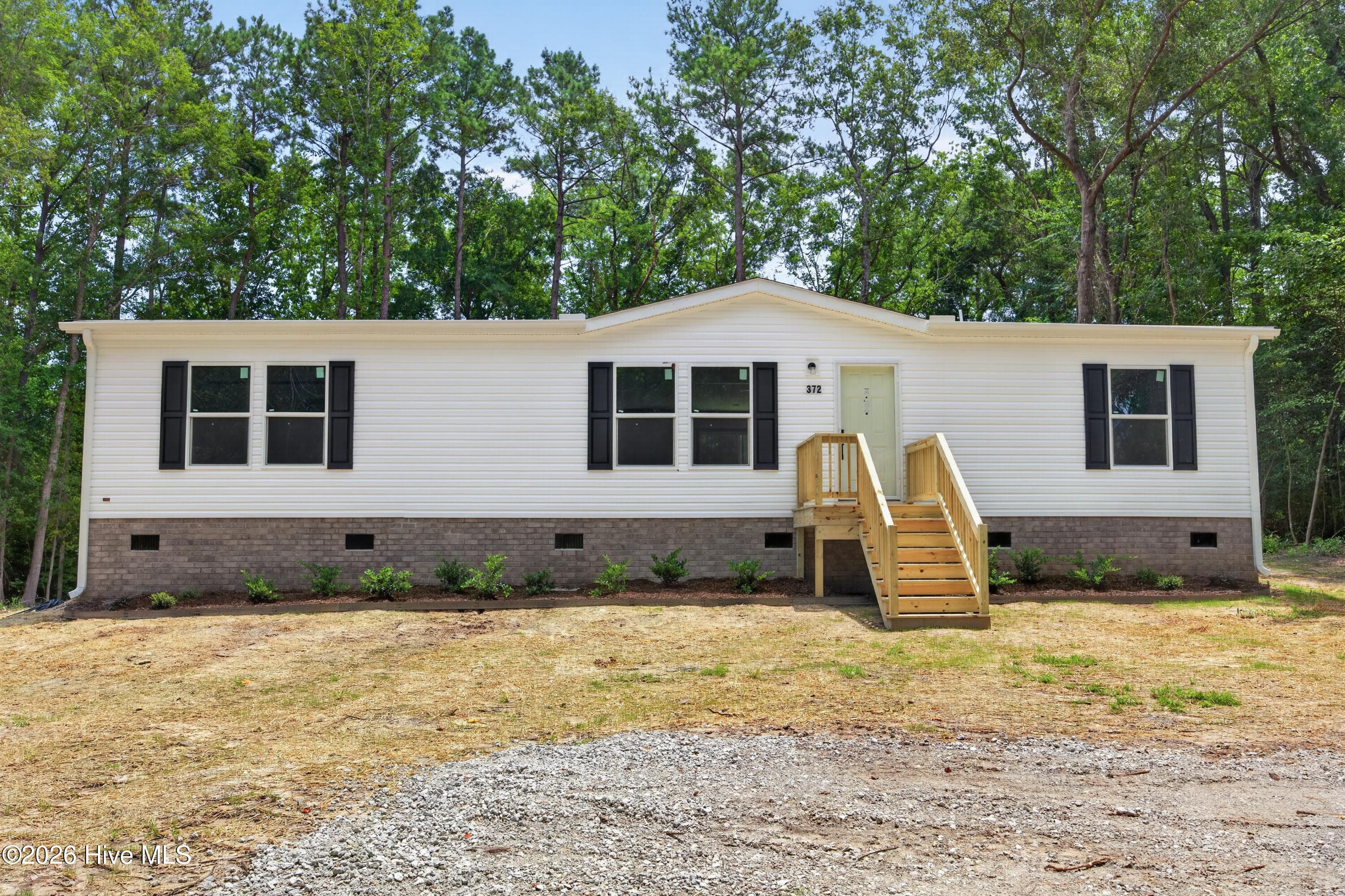 Manufactured Home at 372 Mallard Roost Drive, Burgaw, NC 28425, photo 3 of 44
