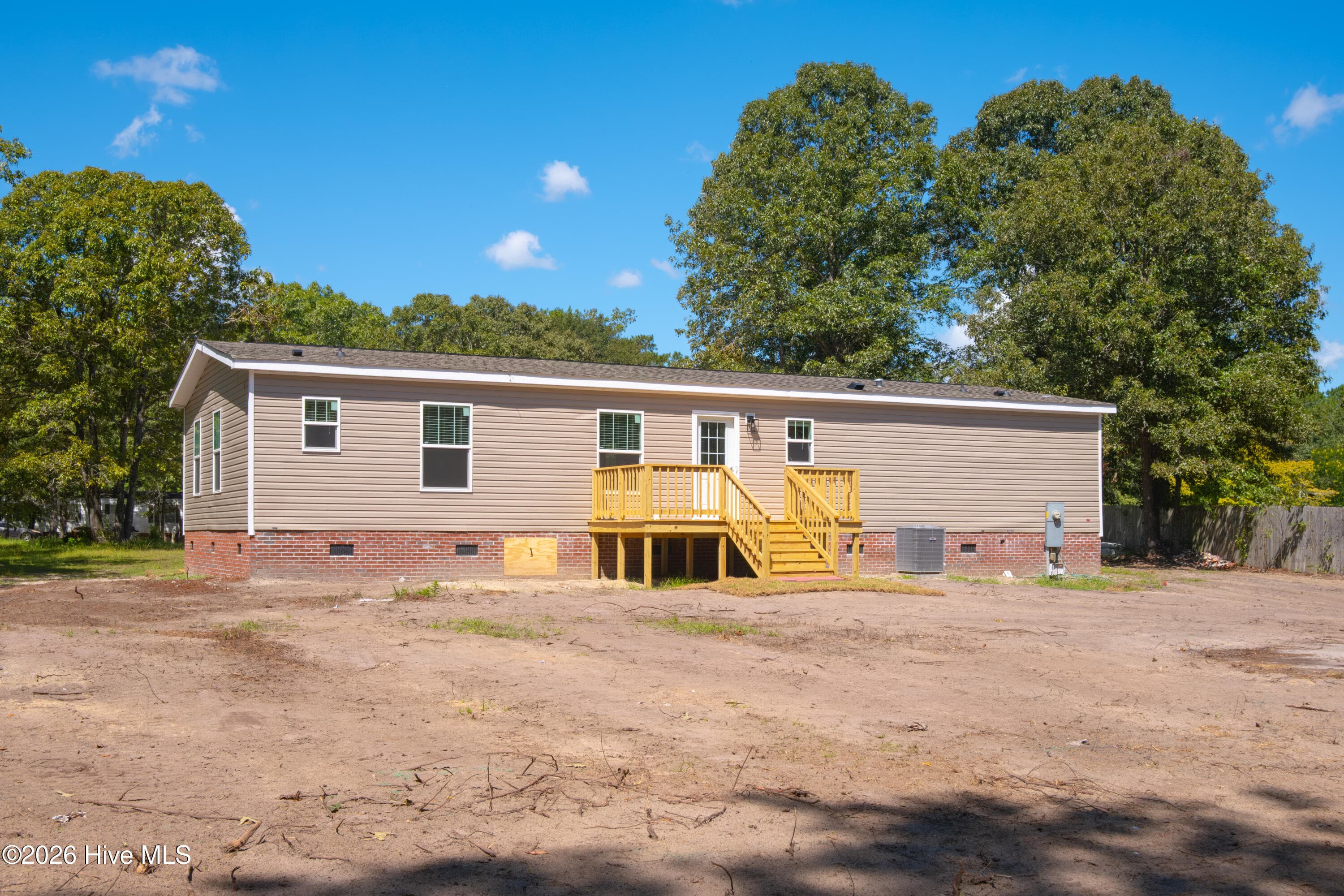 Manufactured Home at 120 Edgewater Lane, Richlands, NC 28574, photo 39 of 44