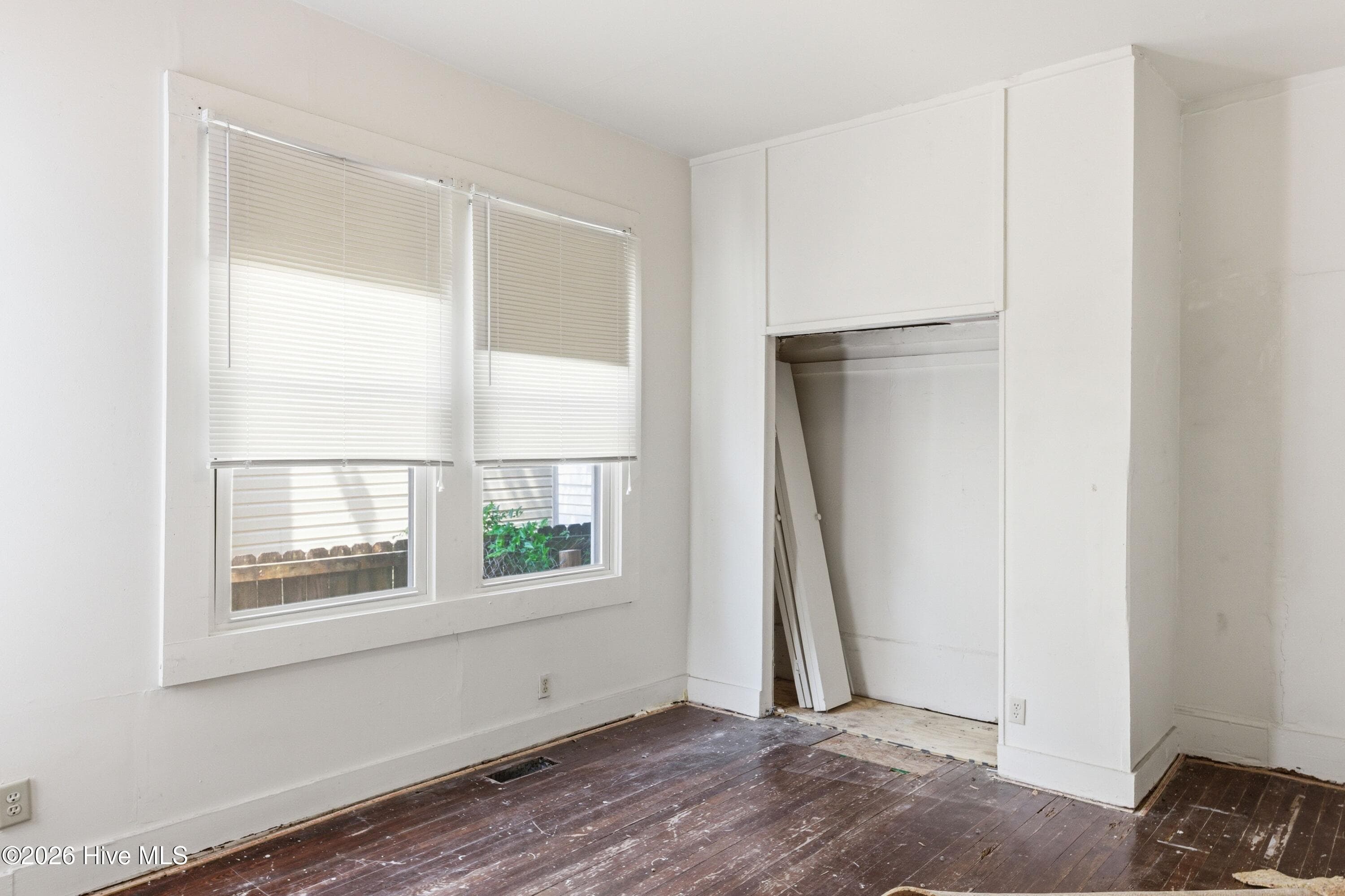 Duplex at 623 S 6th Street, Wilmington, NC 28401, photo 12 of 29
