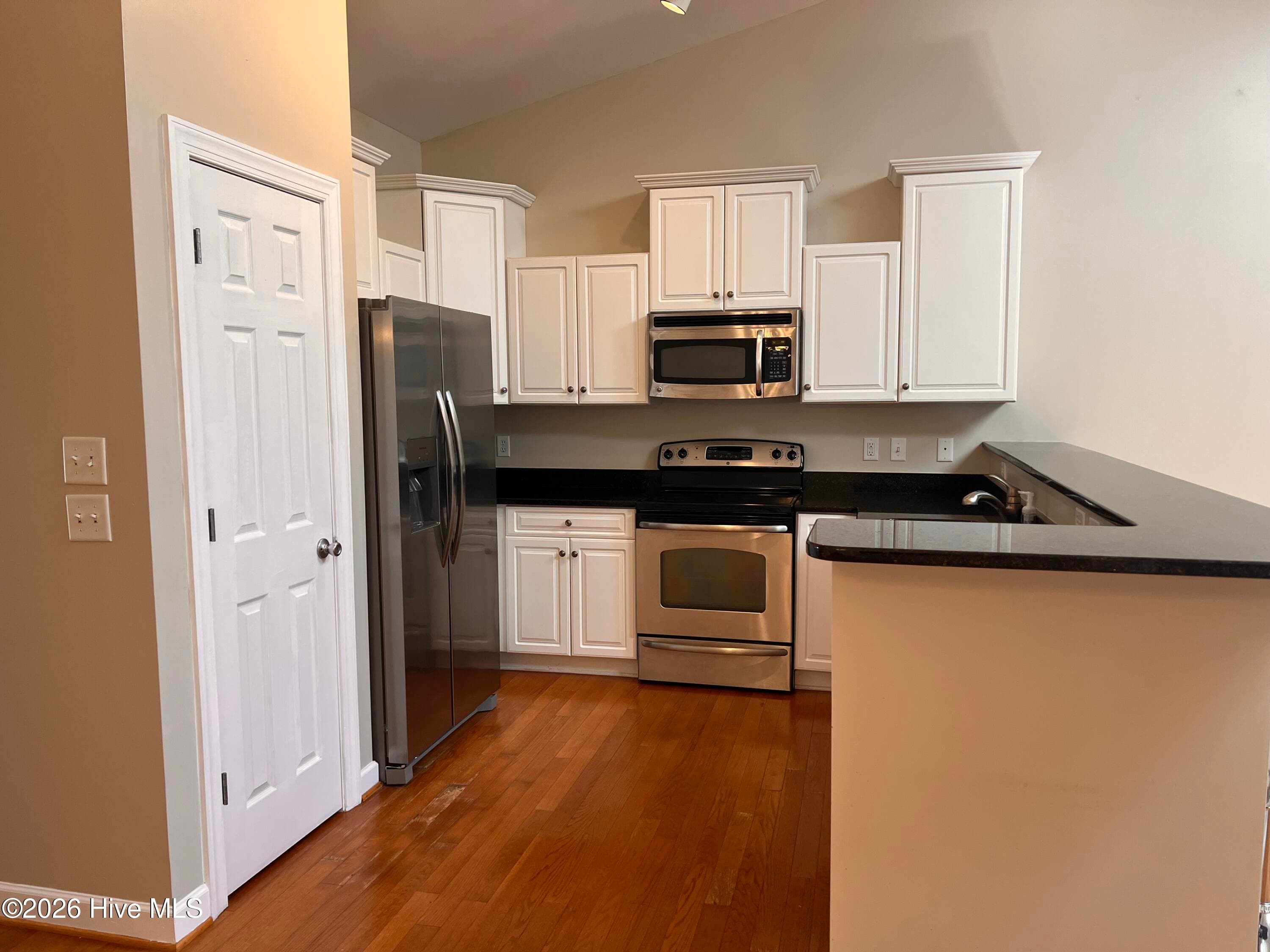 Townhouse at 5322 Christian Drive, Wilmington, NC 28403, photo 3 of 14