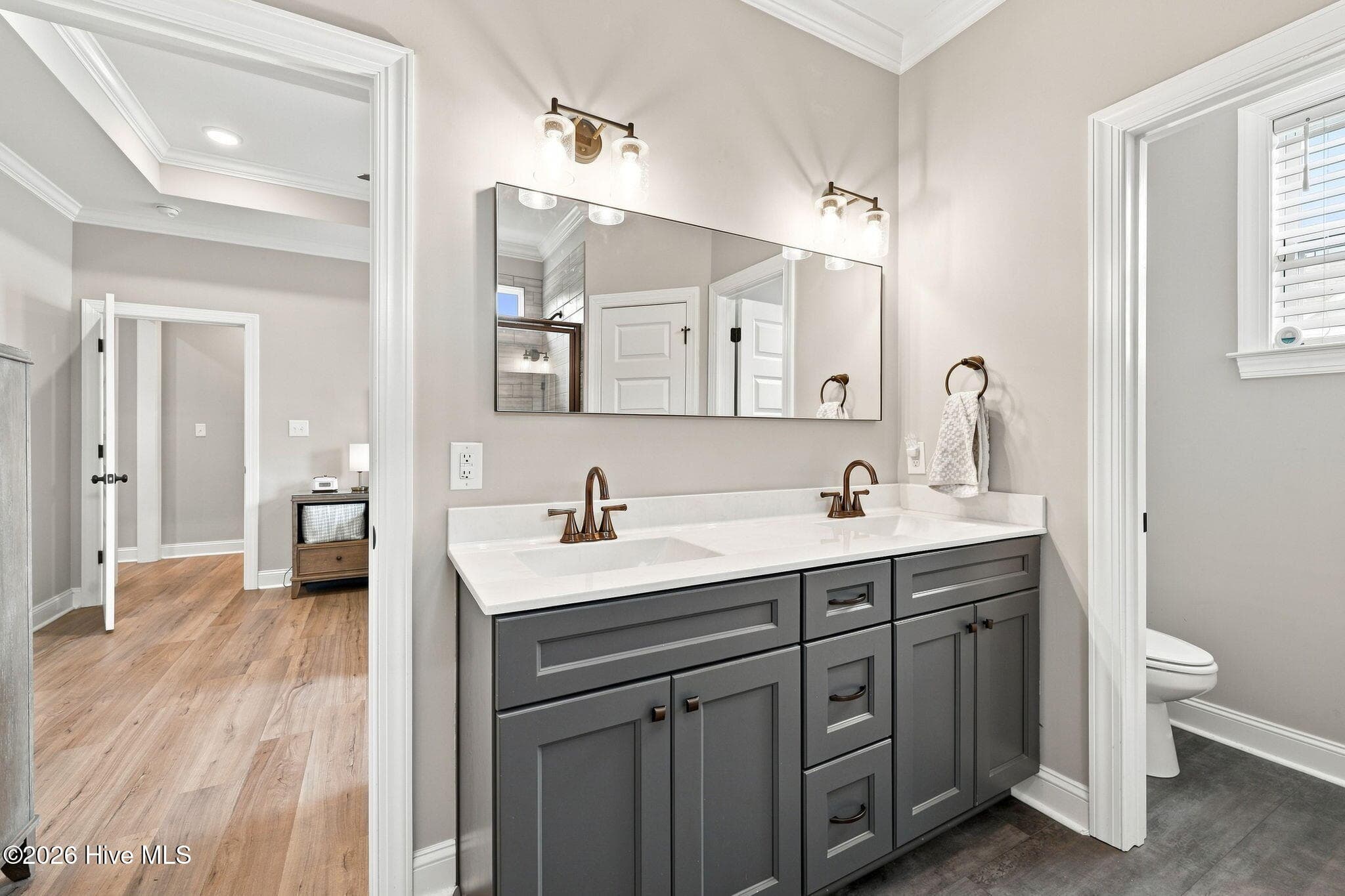 Double vanity sinks in primary bath - 2212 Marinwood Court, Greenville, NC 27834
