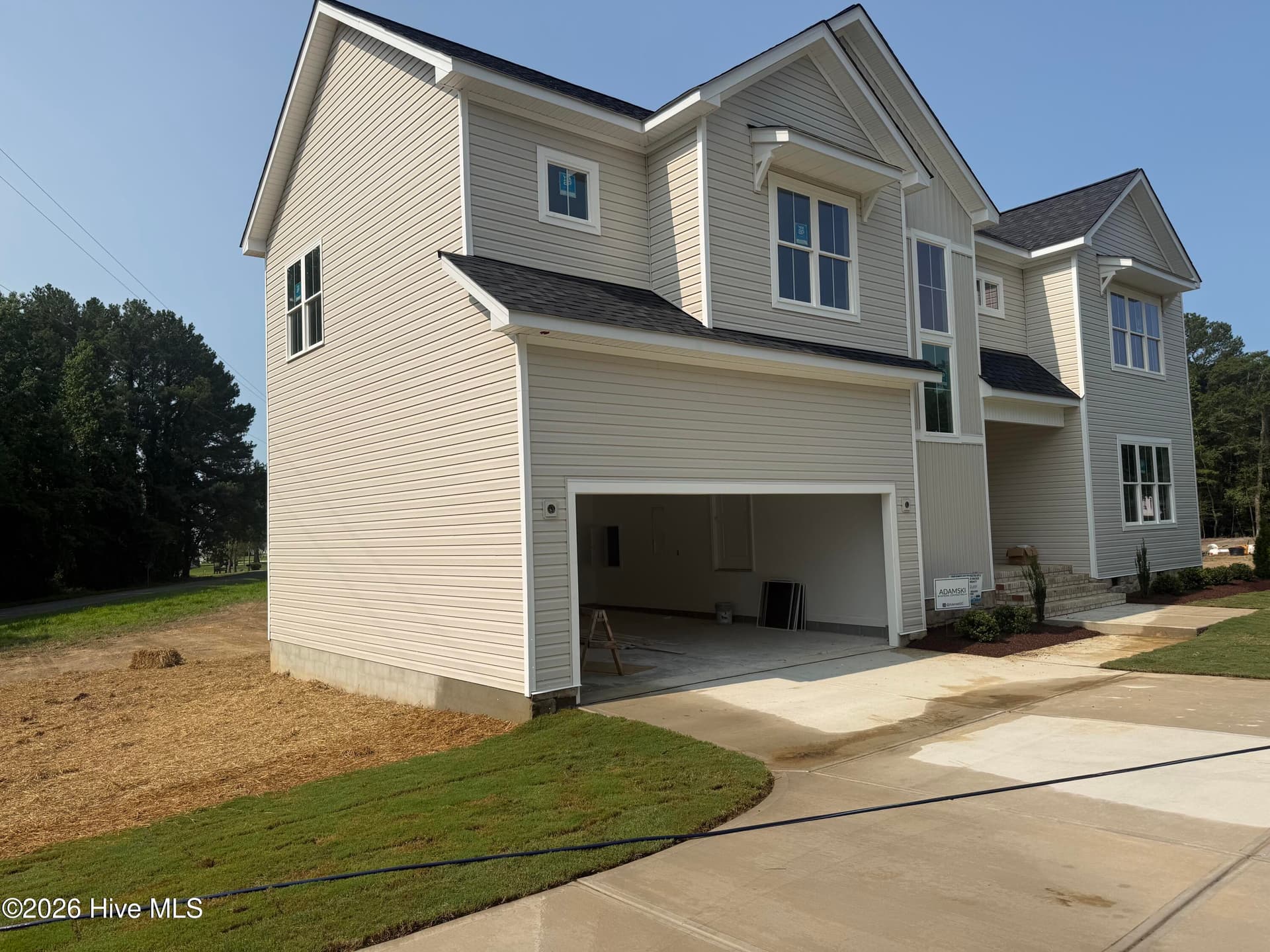 Single Family Residence at 1800 Batten Farm Road, Selma, NC 27576, photo 10 of 126