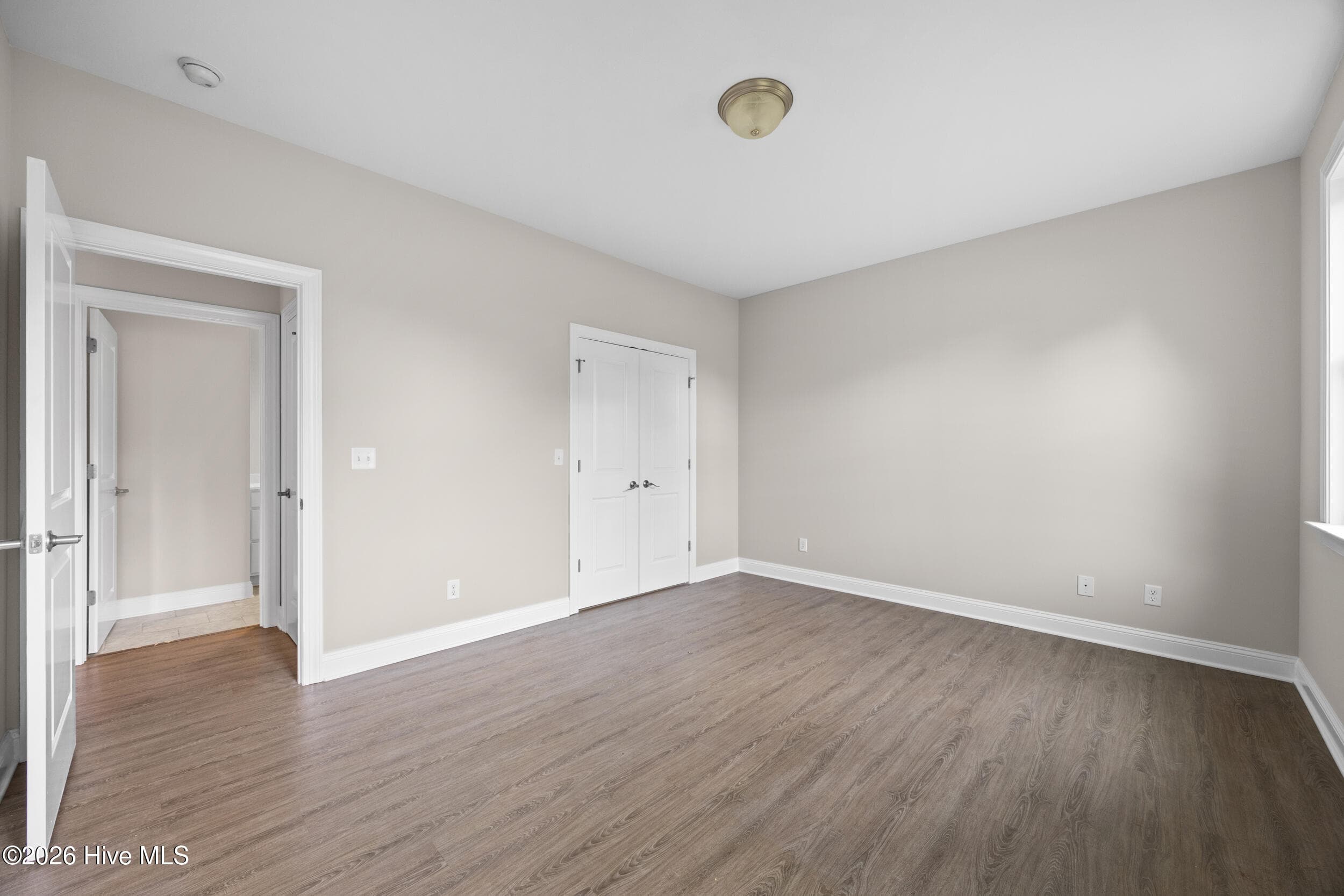 Single Family Residence at 330 Crown Pointe Drive, Hampstead, NC 28443, photo 13 of 51