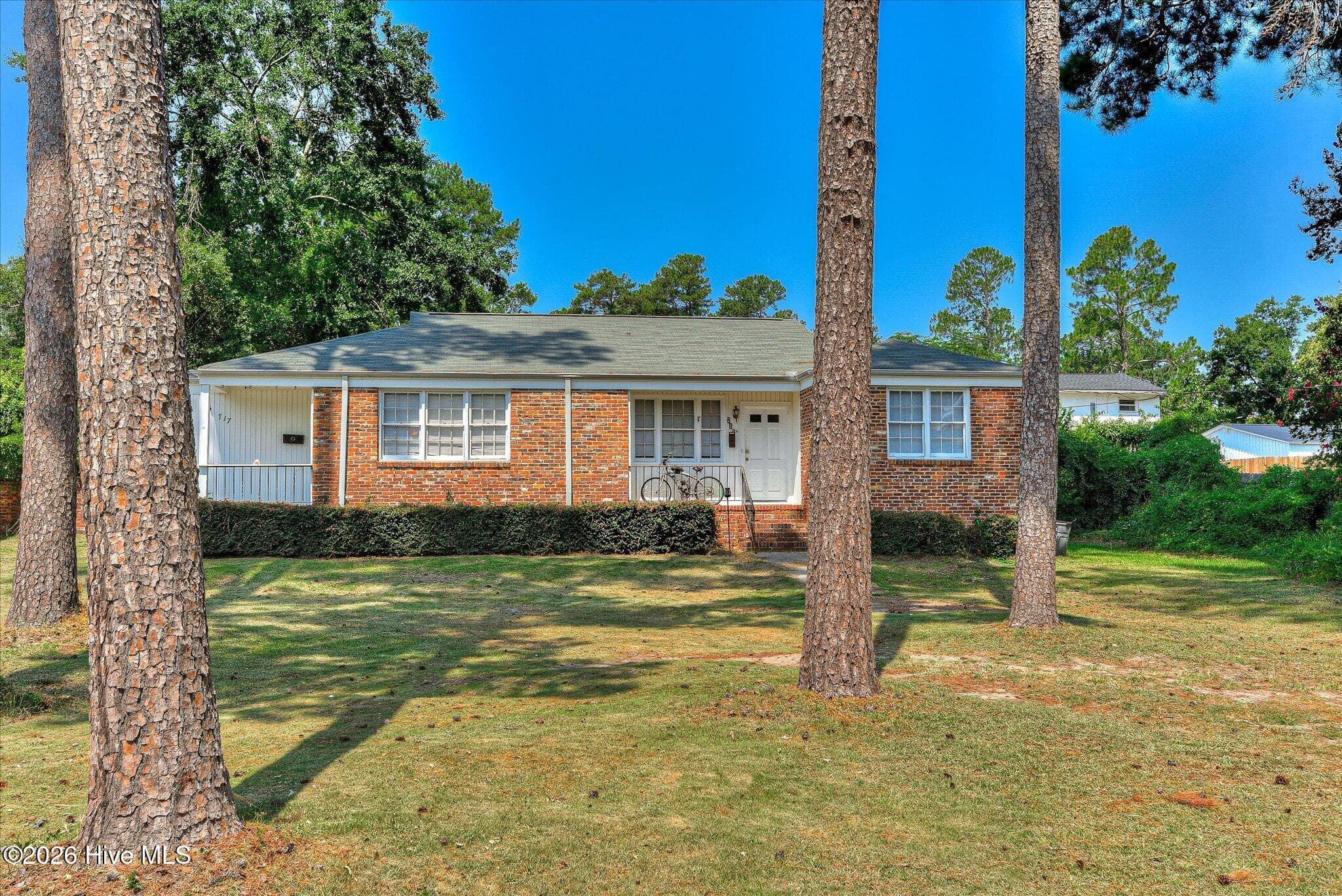 Duplex at 715 Bransford Road, Augusta, GA 30909, photo 4 of 27