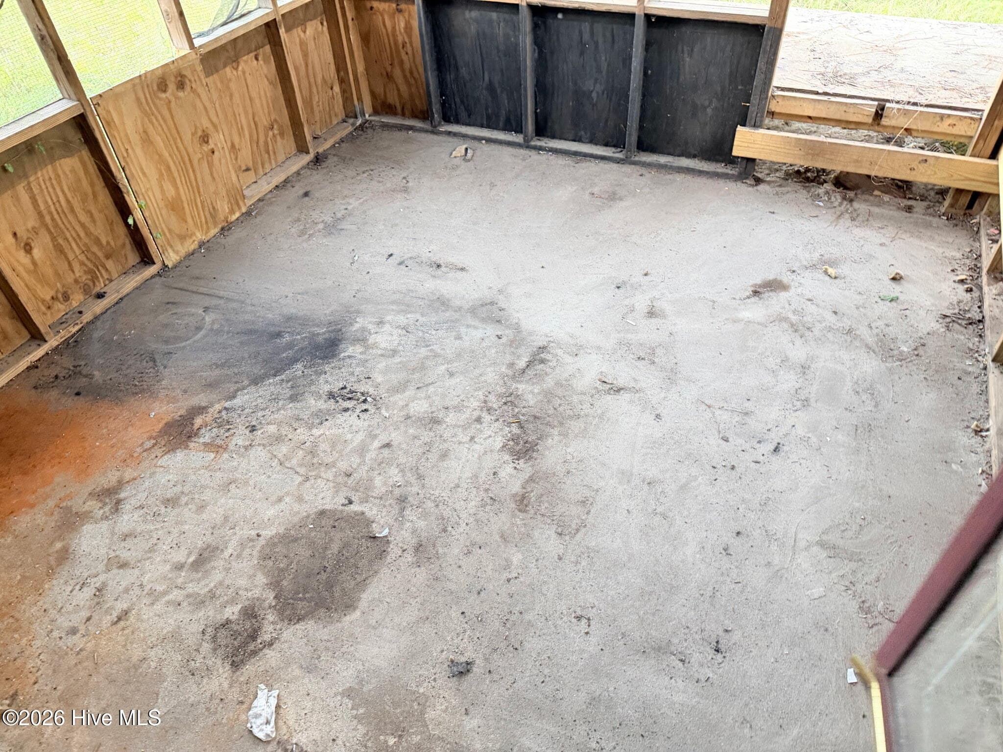 Screened in back porch - 156 N Jefferson Street Ext, Lyons, GA 30436