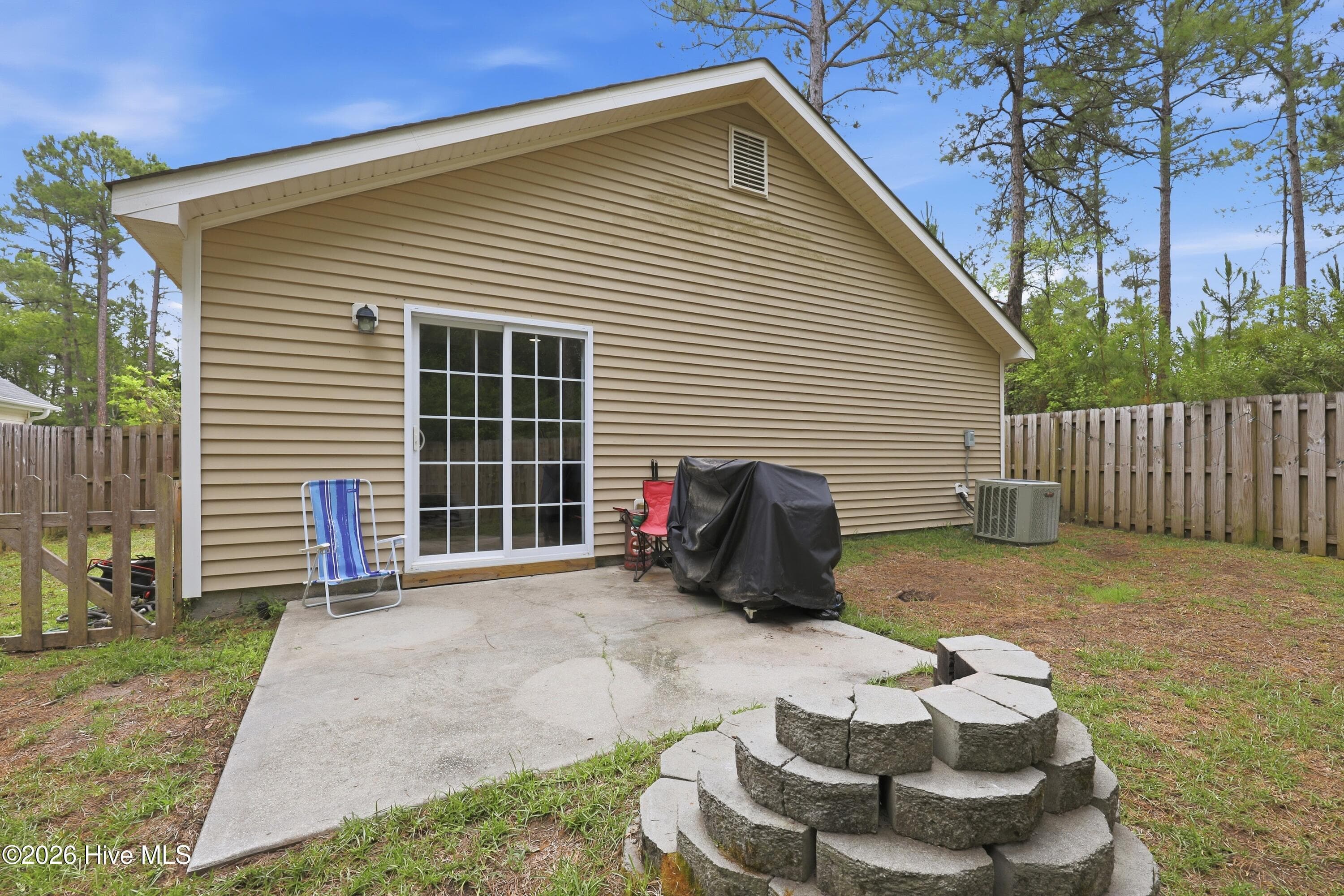 Single Family Residence at 108 Oyster Landing Drive, Sneads Ferry, NC 28460, photo 39 of 42