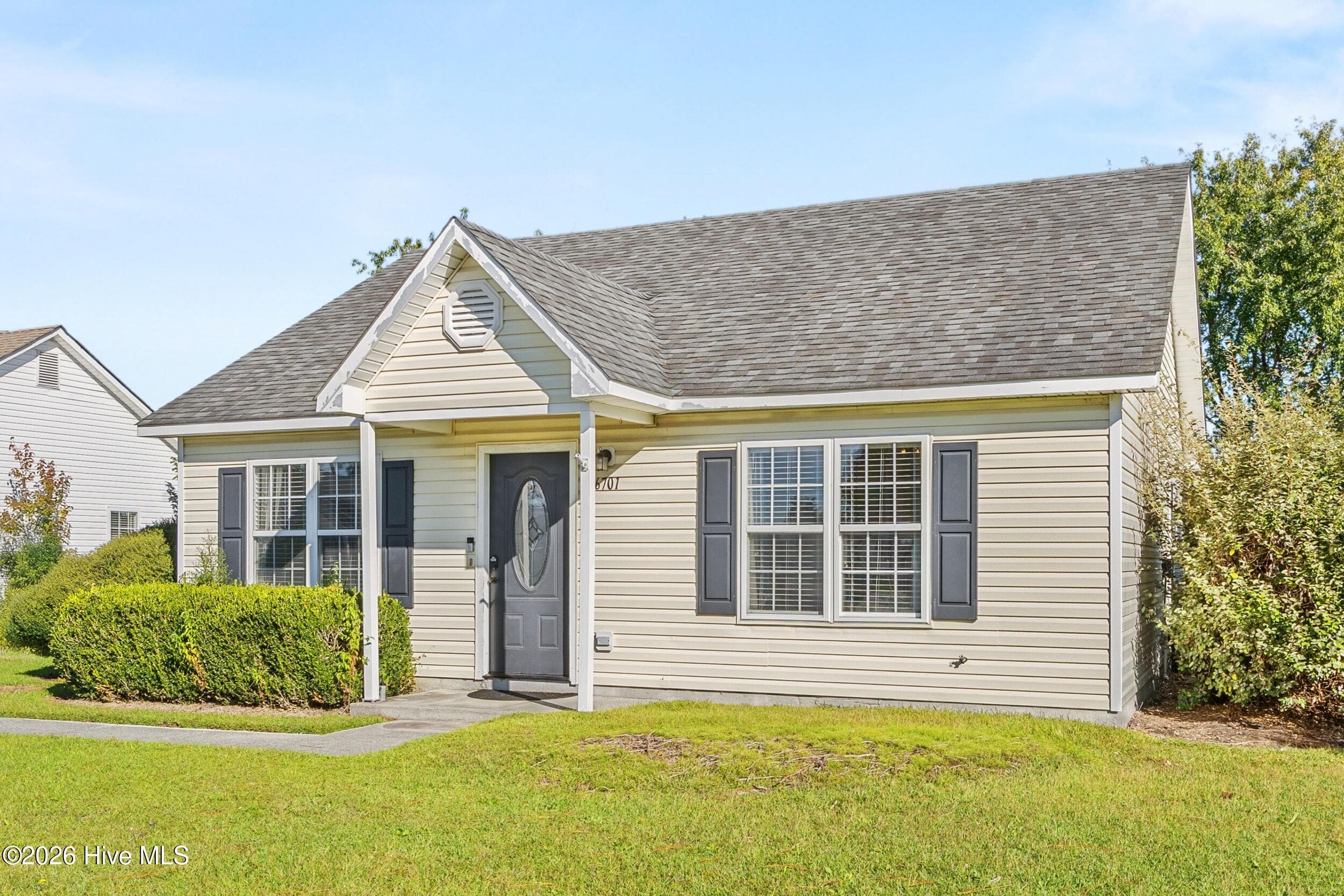 Single Family Residence at 6701 Alamosa Drive, Wilmington, NC 28411, photo 5 of 46