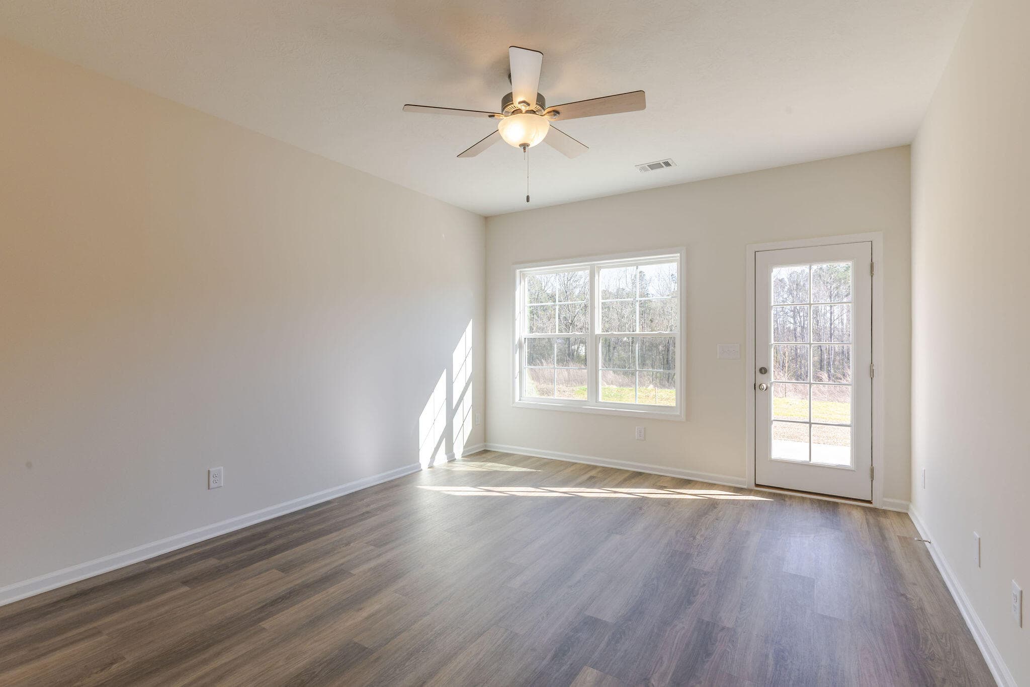 Townhouse at 356 Bordeaux Drive, Thomson, GA 30824, photo 9 of 19