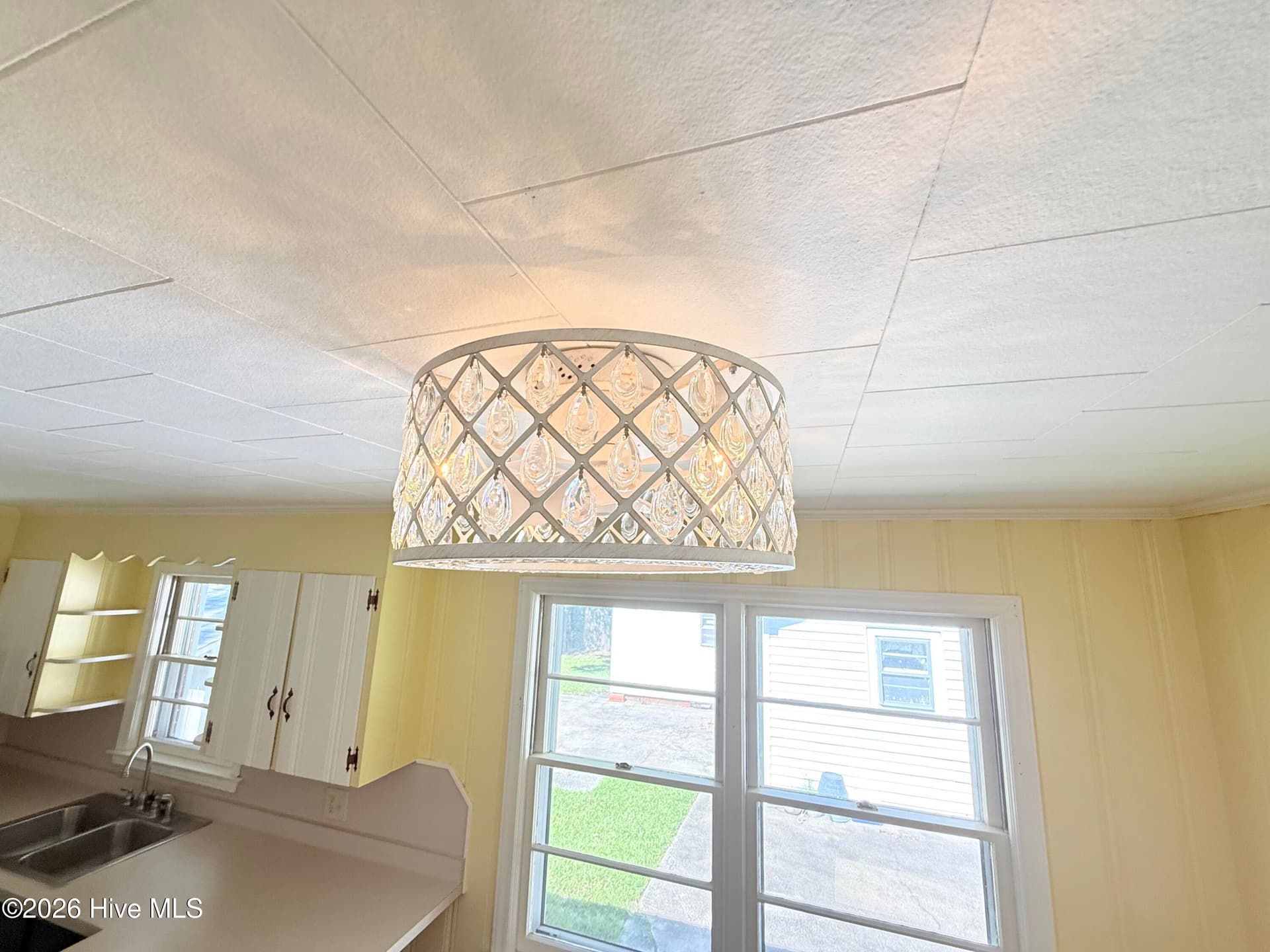 Single Family Residence at 501 N Chestnut Street, Mount Olive, NC 28365, photo 3 of 26
