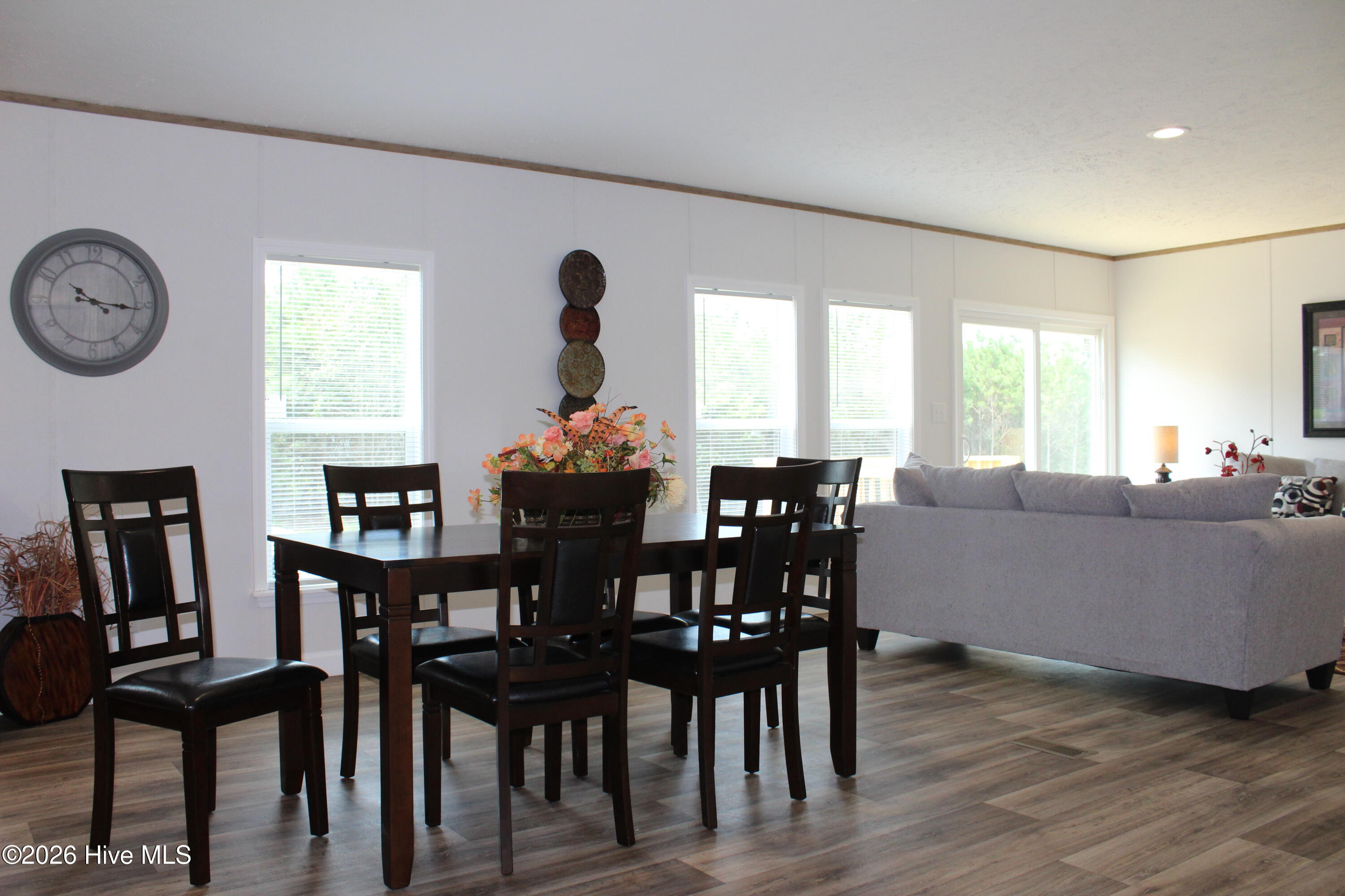 Manufactured Home at 950 Blind Bridge Road, Magnolia, NC 28453, photo 7 of 32