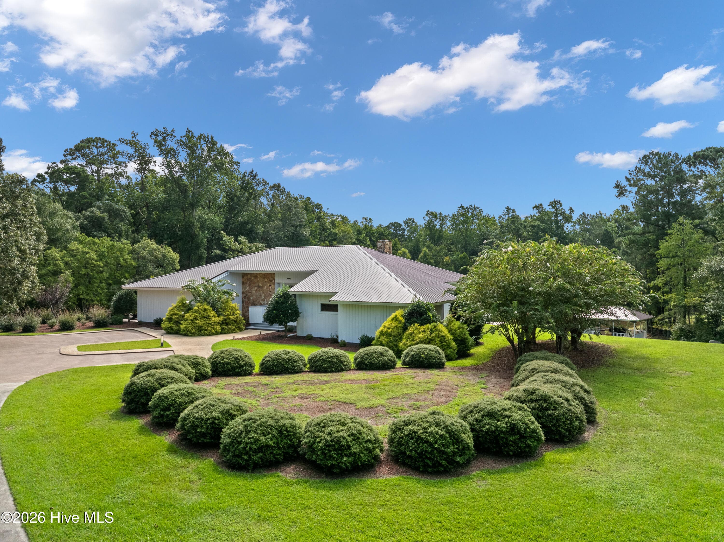 Single Family Residence at 101 Elizabeth Road, Elizabethtown, NC 28337, photo 5 of 48