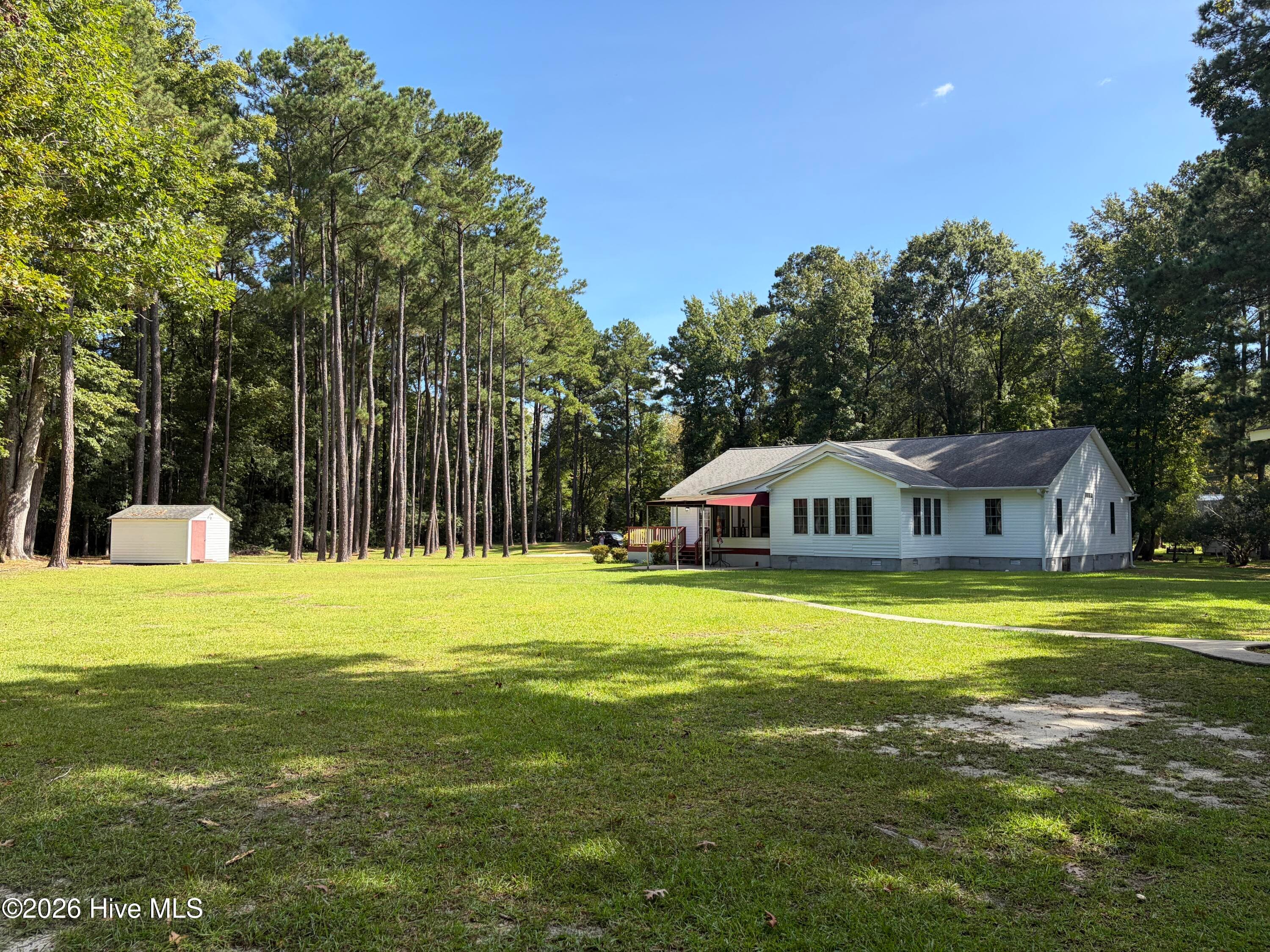 Single Family Residence at 900 Perrytown Road, New Bern, NC 28562, photo 35 of 84