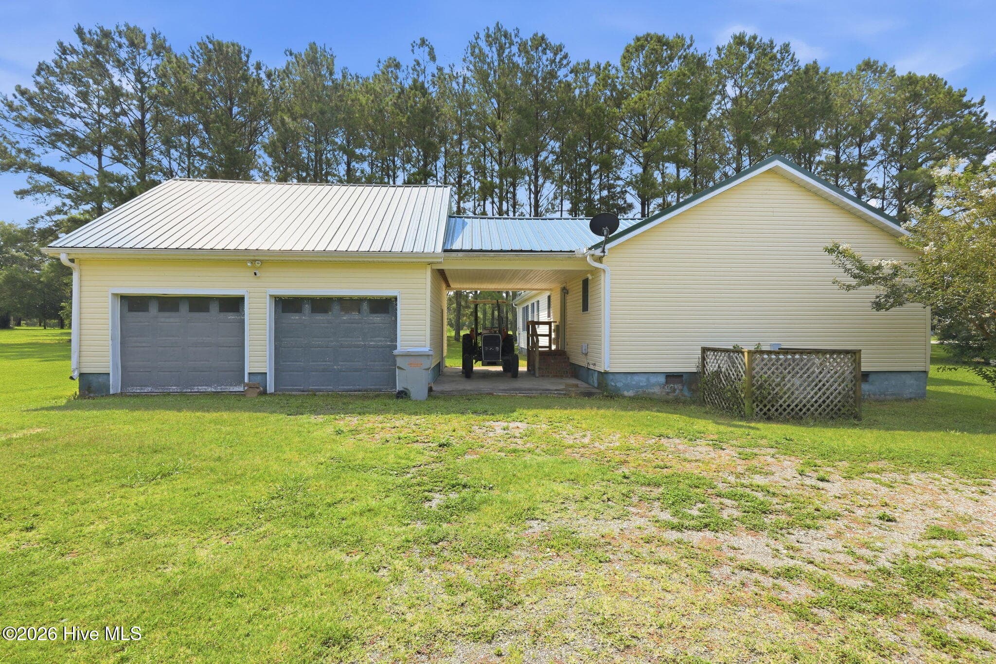 Single Family Residence at 1800 Lee Landing Road, New Bern, NC 28560, photo 3 of 50