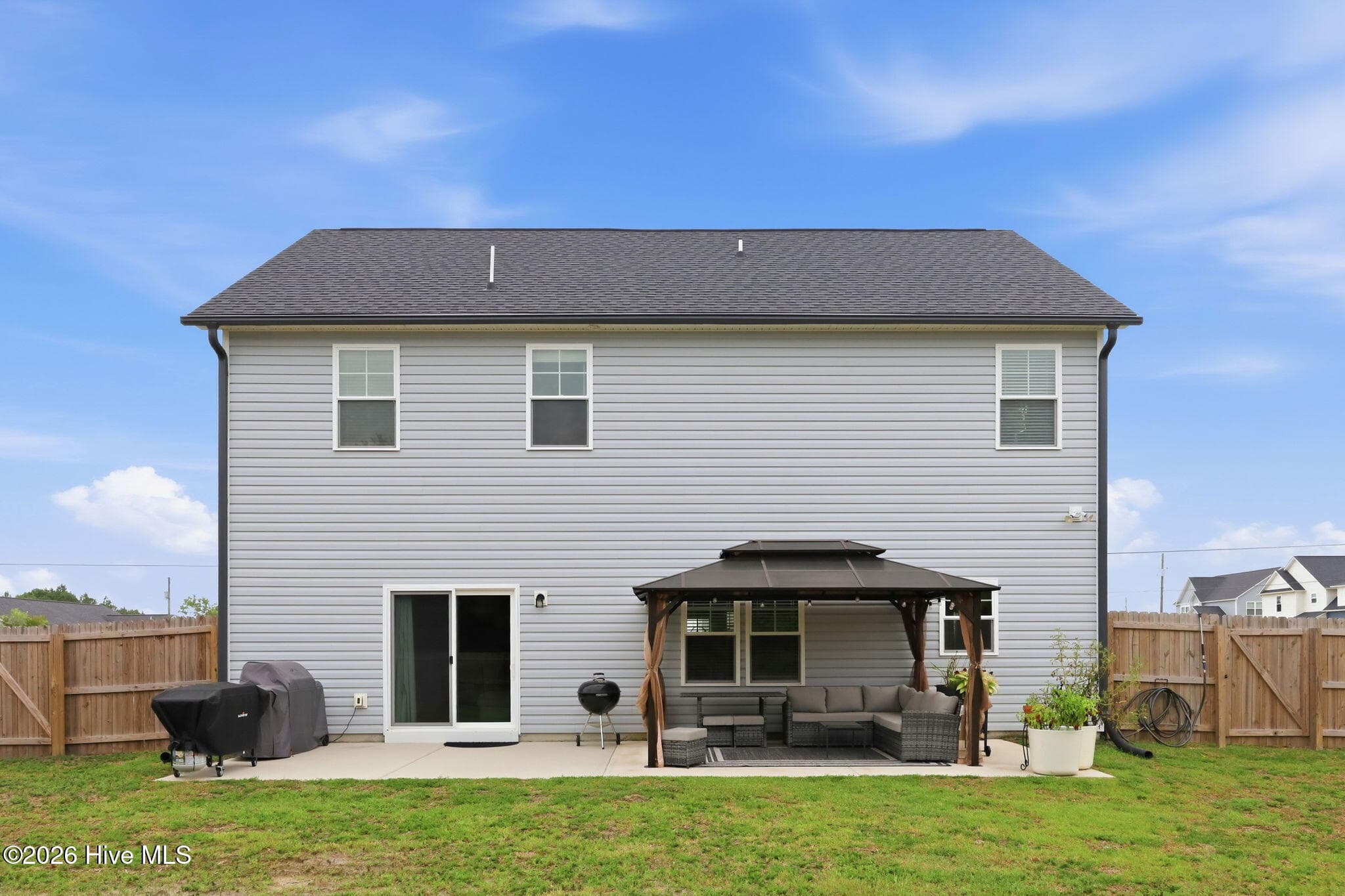 Single Family Residence at 284 E Ivybridge Drive, Hubert, NC 28539, photo 8 of 55