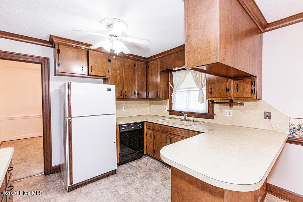 Single Family Residence at 218 Forest Hills Road NW, Wilson, NC 27896, photo 16 of 45
