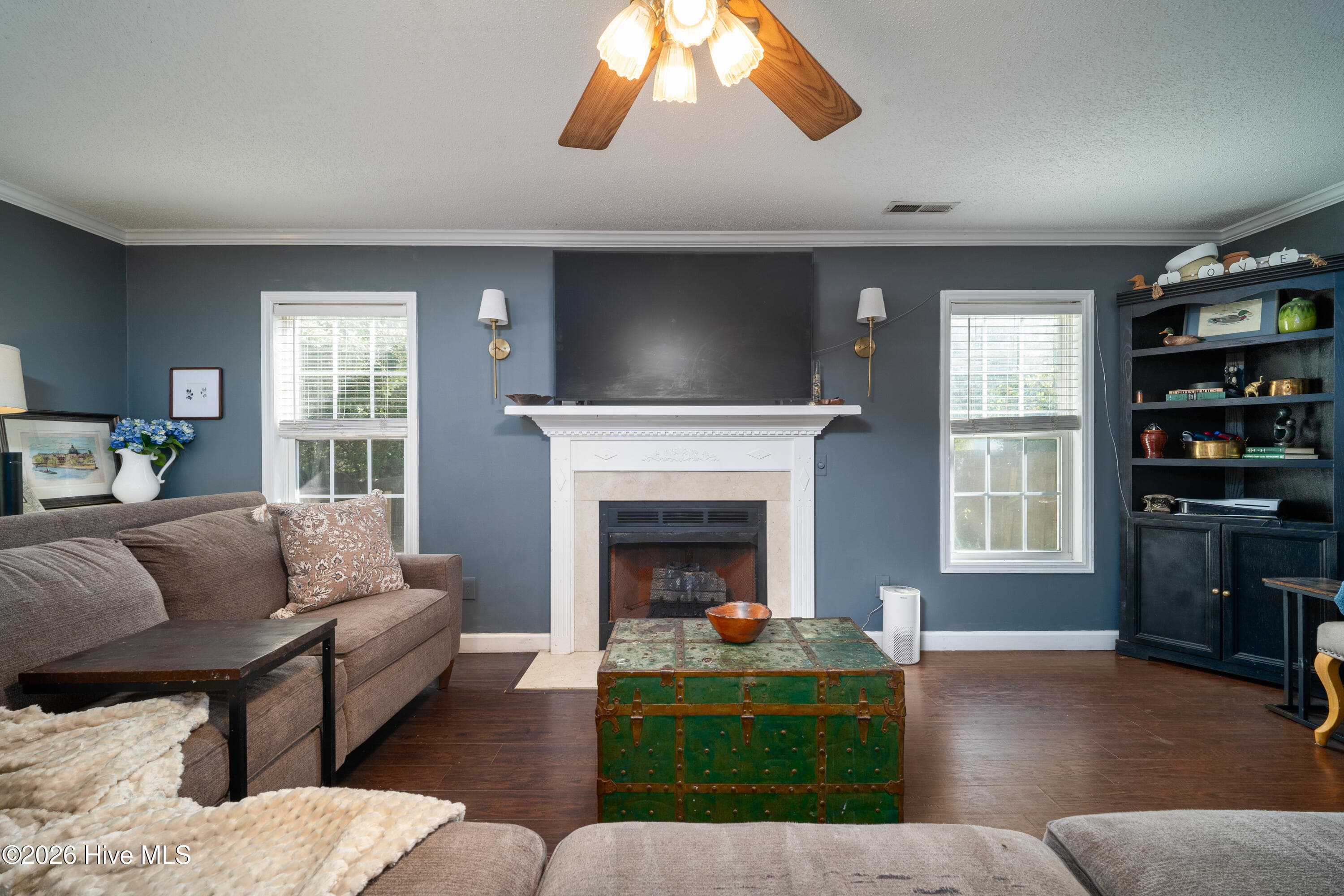 Single Family Residence at 217 English Walnut Drive, Richlands, NC 28574, photo 5 of 41