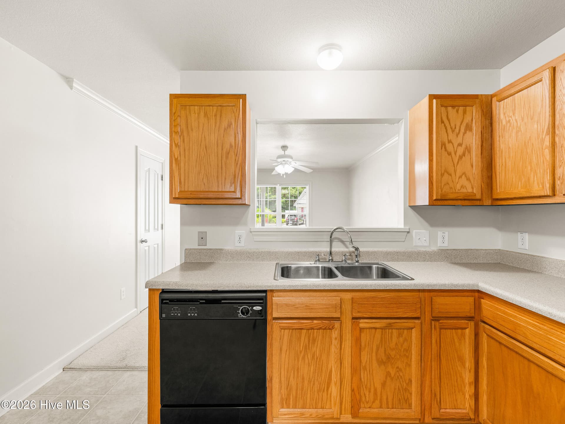 Townhouse at 403 Springwood Drive, Jacksonville, NC 28546, photo 15 of 30