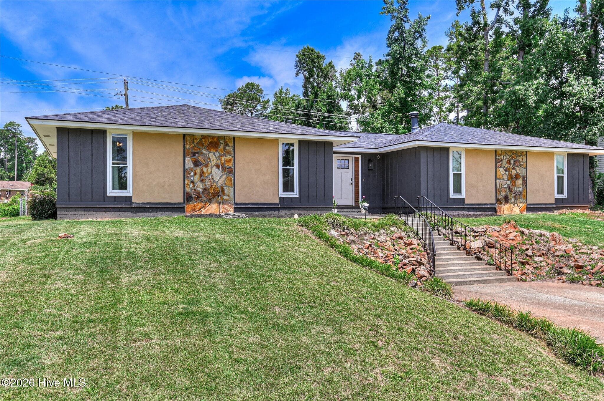 Single Family Residence at 131 Dresden Drive, Martinez, GA 30907, photo 2 of 44