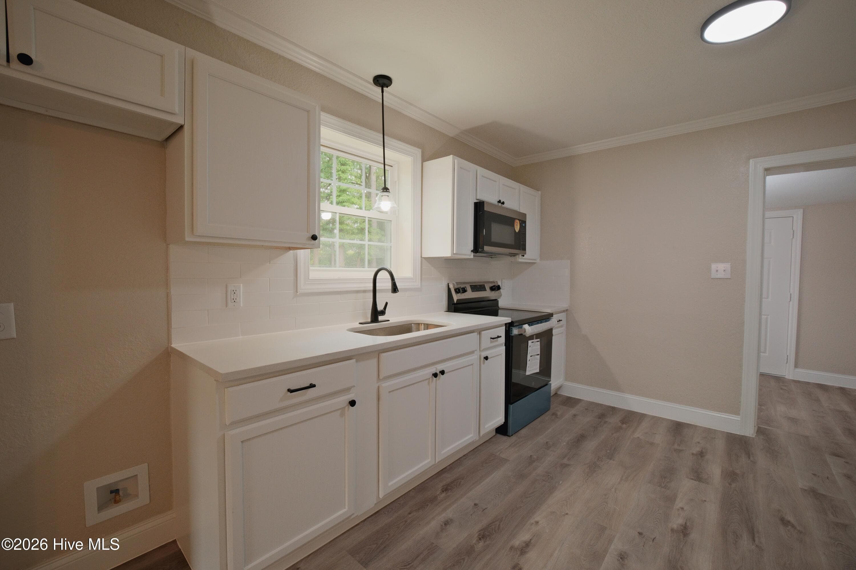 Single Family Residence at 1105 N East Street, Kinston, NC 28501, photo 6 of 15