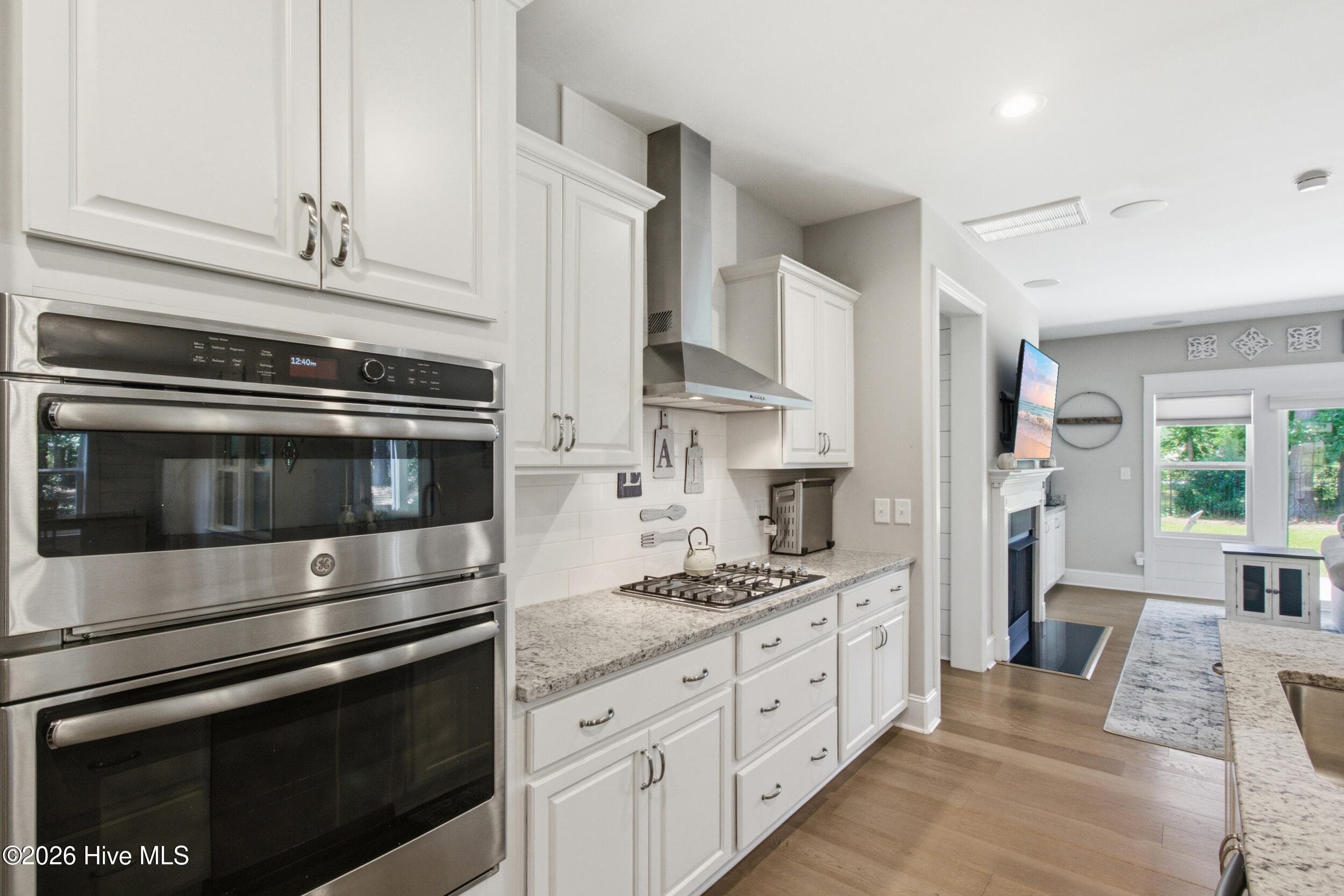 Single Family Residence at 3709 Viridian Trace, New Bern, NC 28562, photo 9 of 50