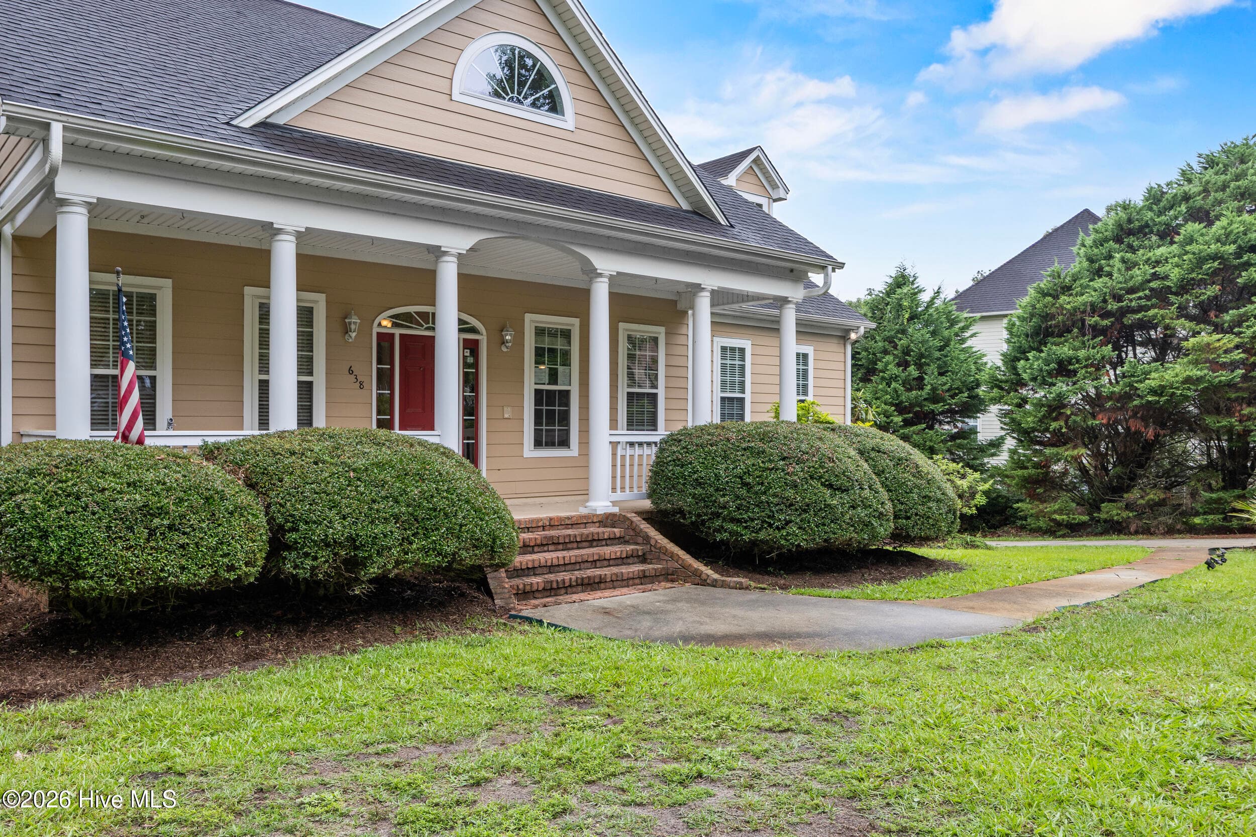 Single Family Residence at 638 Ravenswood Road, Hampstead, NC 28443, photo 6 of 100