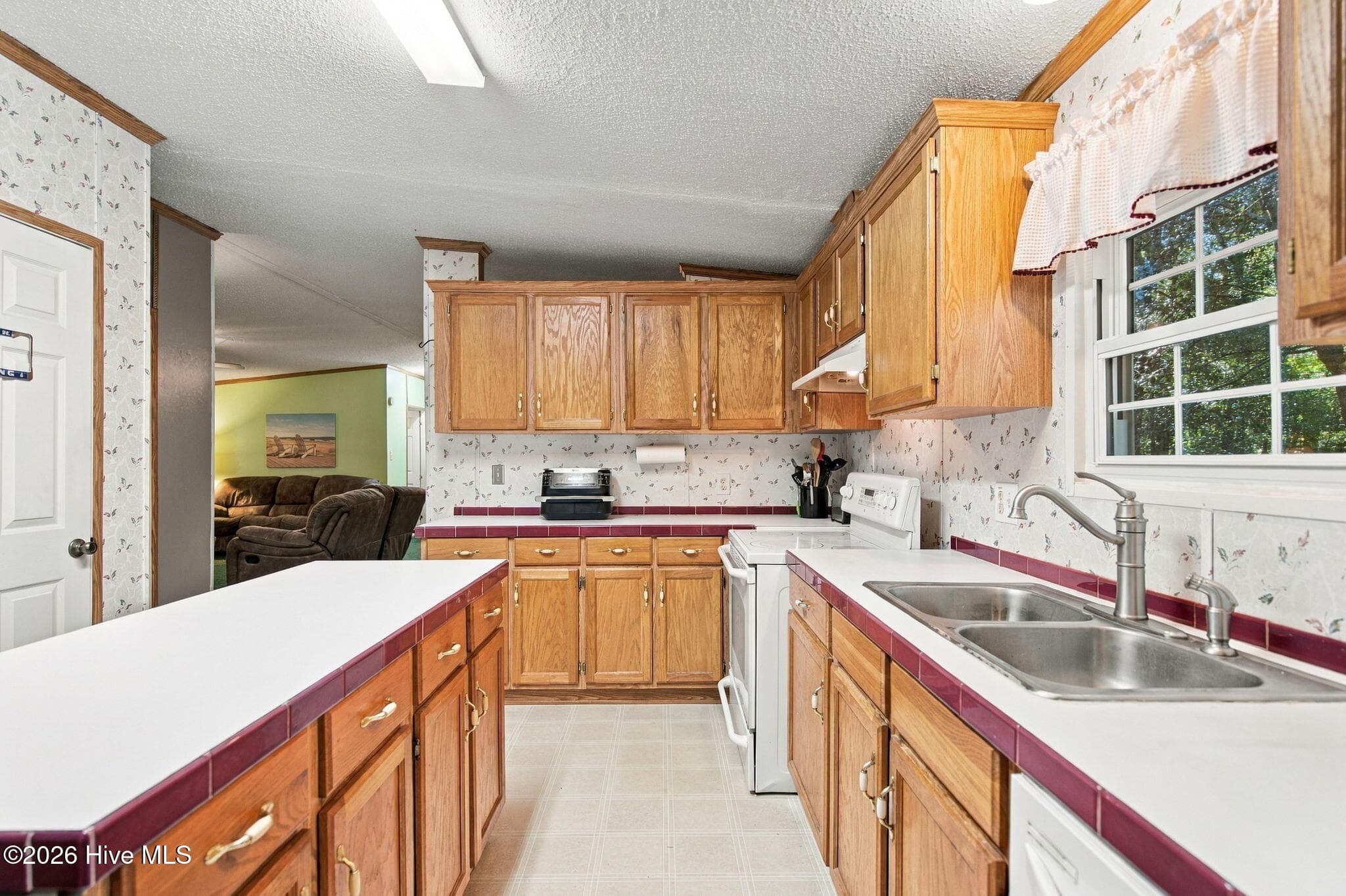 Manufactured Home at 42 Warwick Court, Hampstead, NC 28443, photo 14 of 55