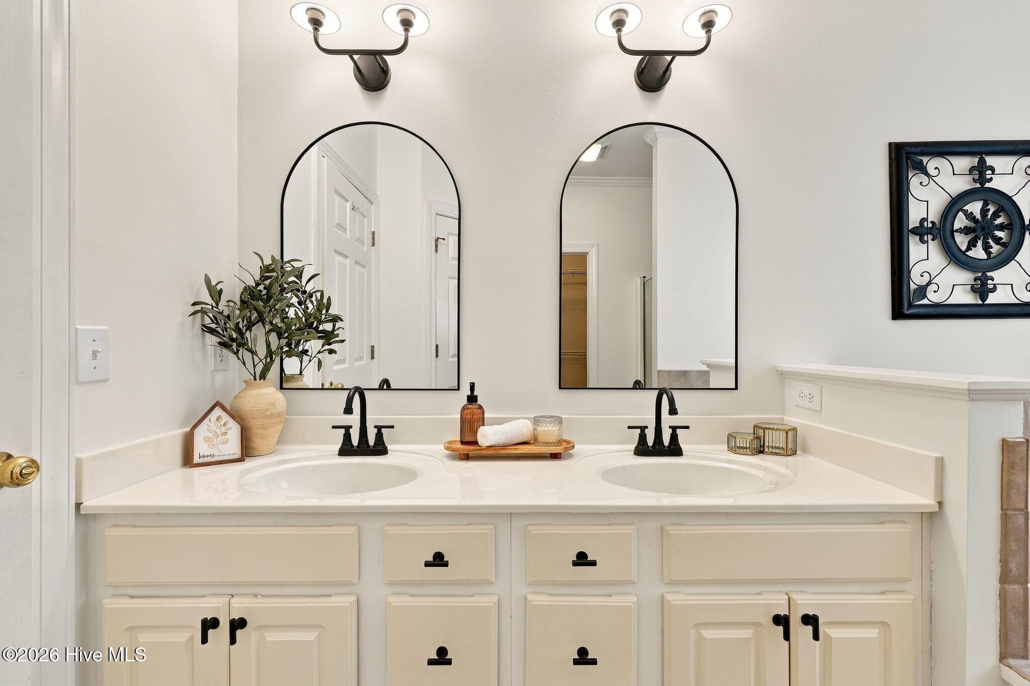 Double Vanity Sinks - 539 Patsy Drive, Greenville, NC 27858