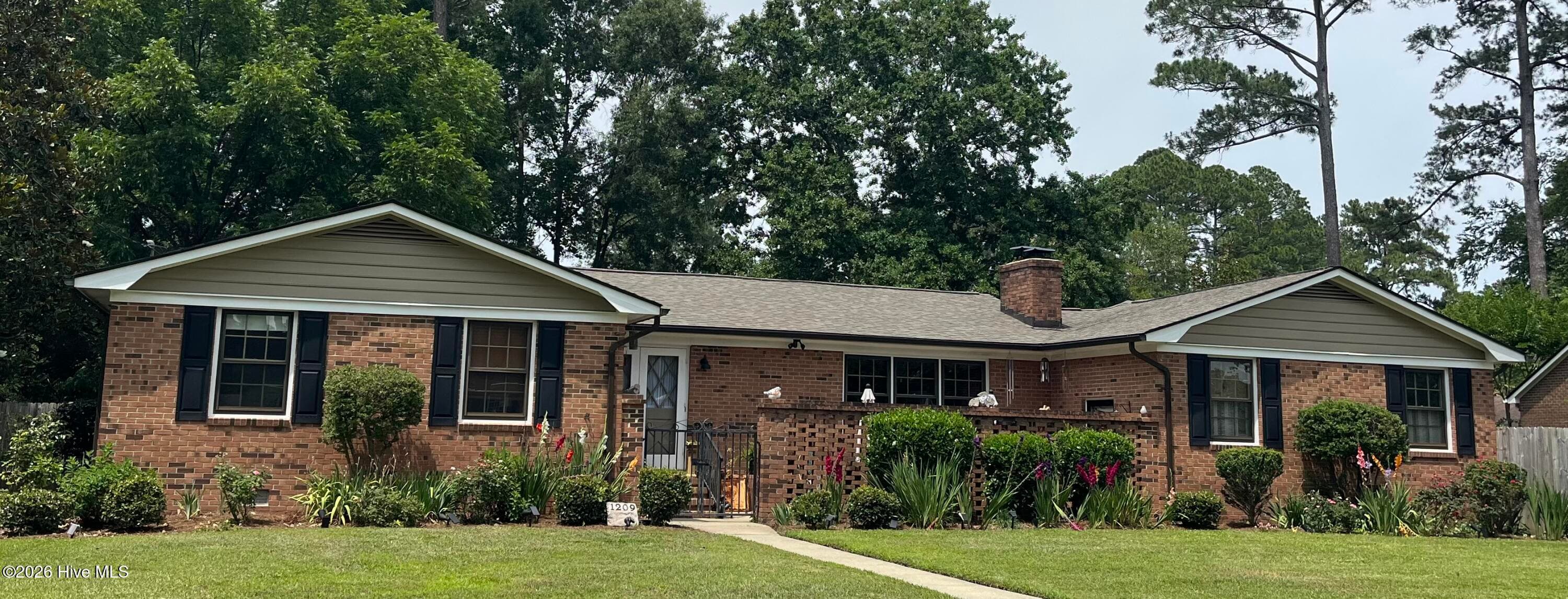 Single Family Residence at 1209 W Highland Avenue, Kinston, NC 28501, photo 4 of 55