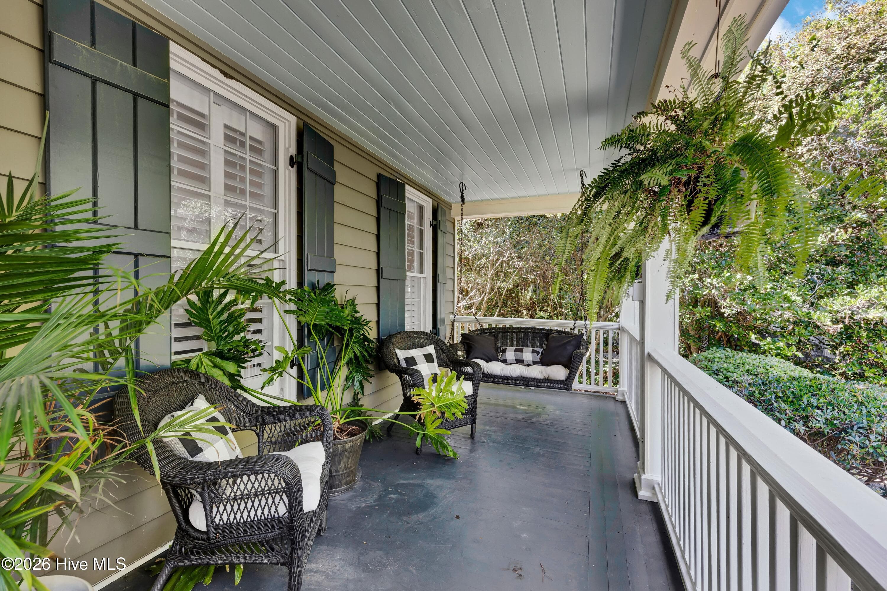 Single Family Residence at 6224 Turtle Hall Drive, Wilmington, NC 28409, photo 7 of 58