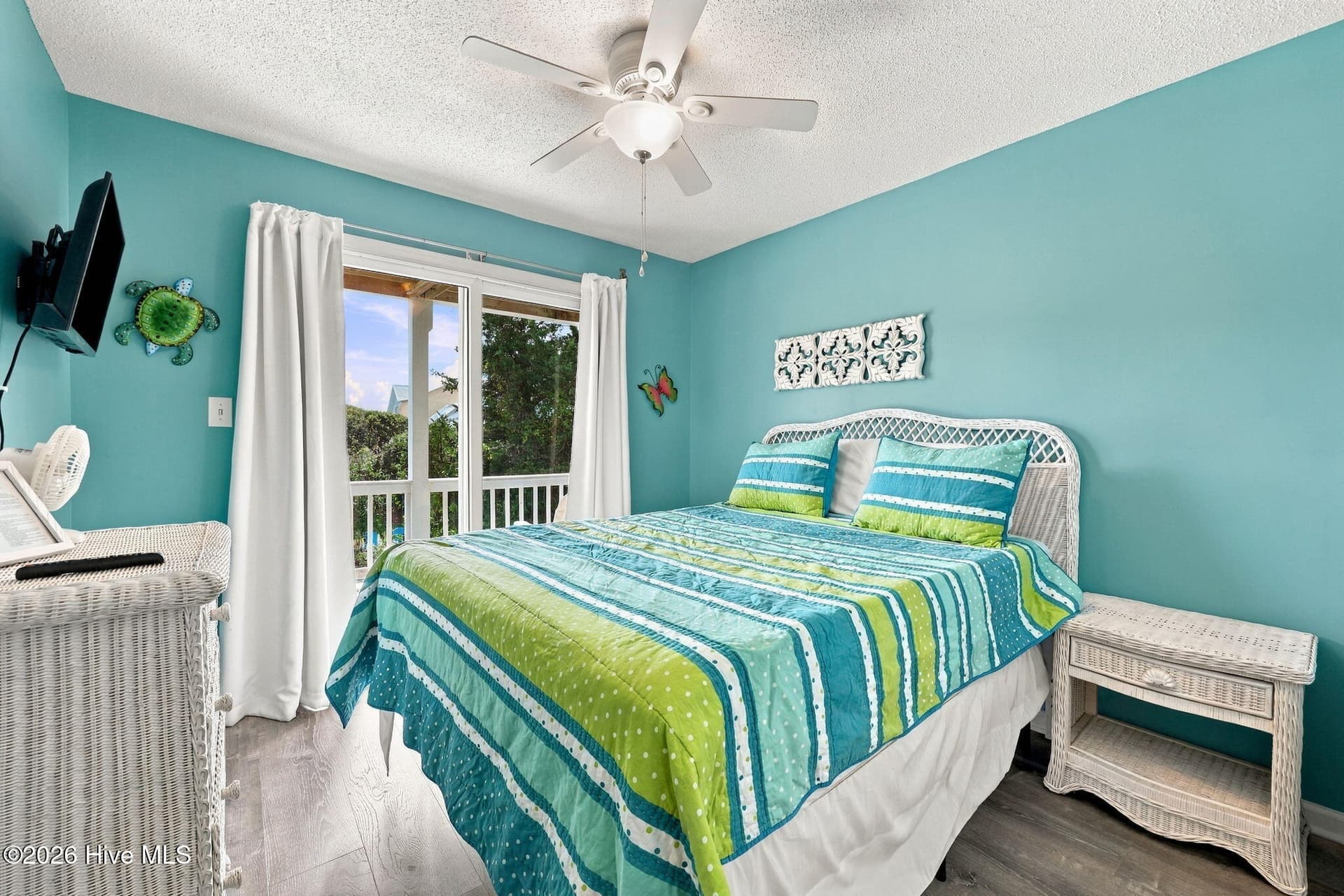 Single Family Residence at 104 Howe Street, Emerald Isle, NC 28594, photo 26 of 44